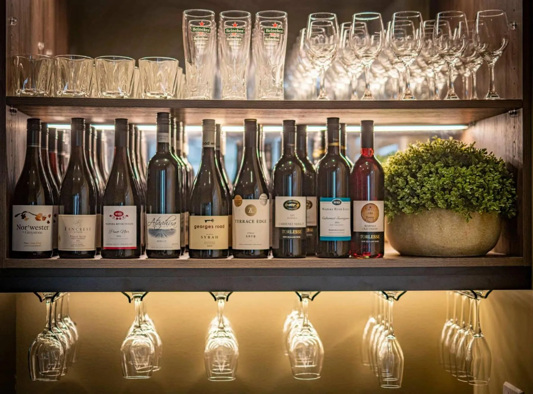 Lounge or bar in The Amberley Hotel