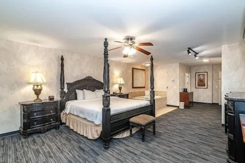 Photo of the whole room, Bed in Bellissimo Hotel, Trademark by Wyndham Near Foxwoods Casino