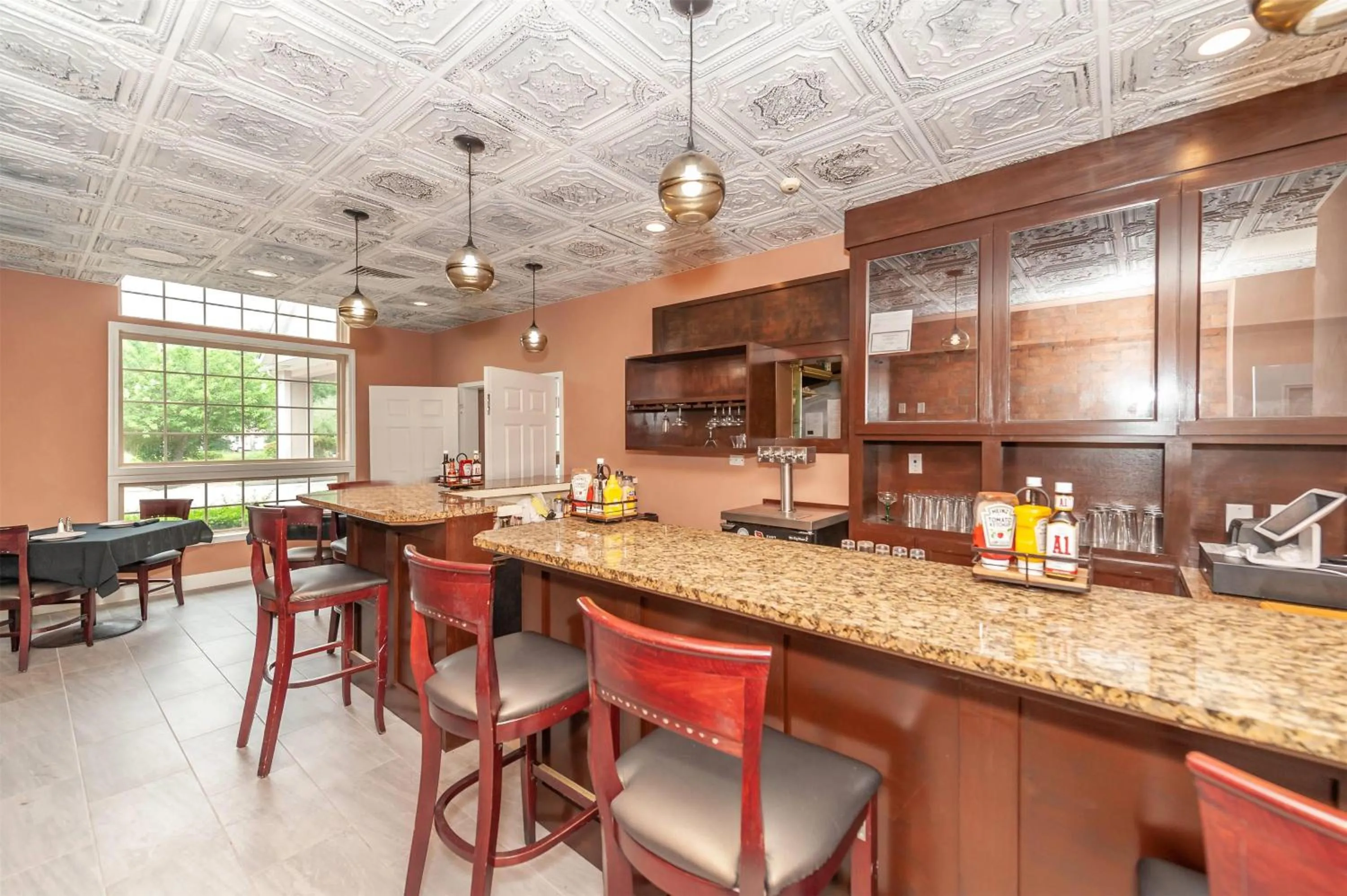 Lounge or bar in Bellissimo Hotel, Trademark by Wyndham Near Foxwoods Casino