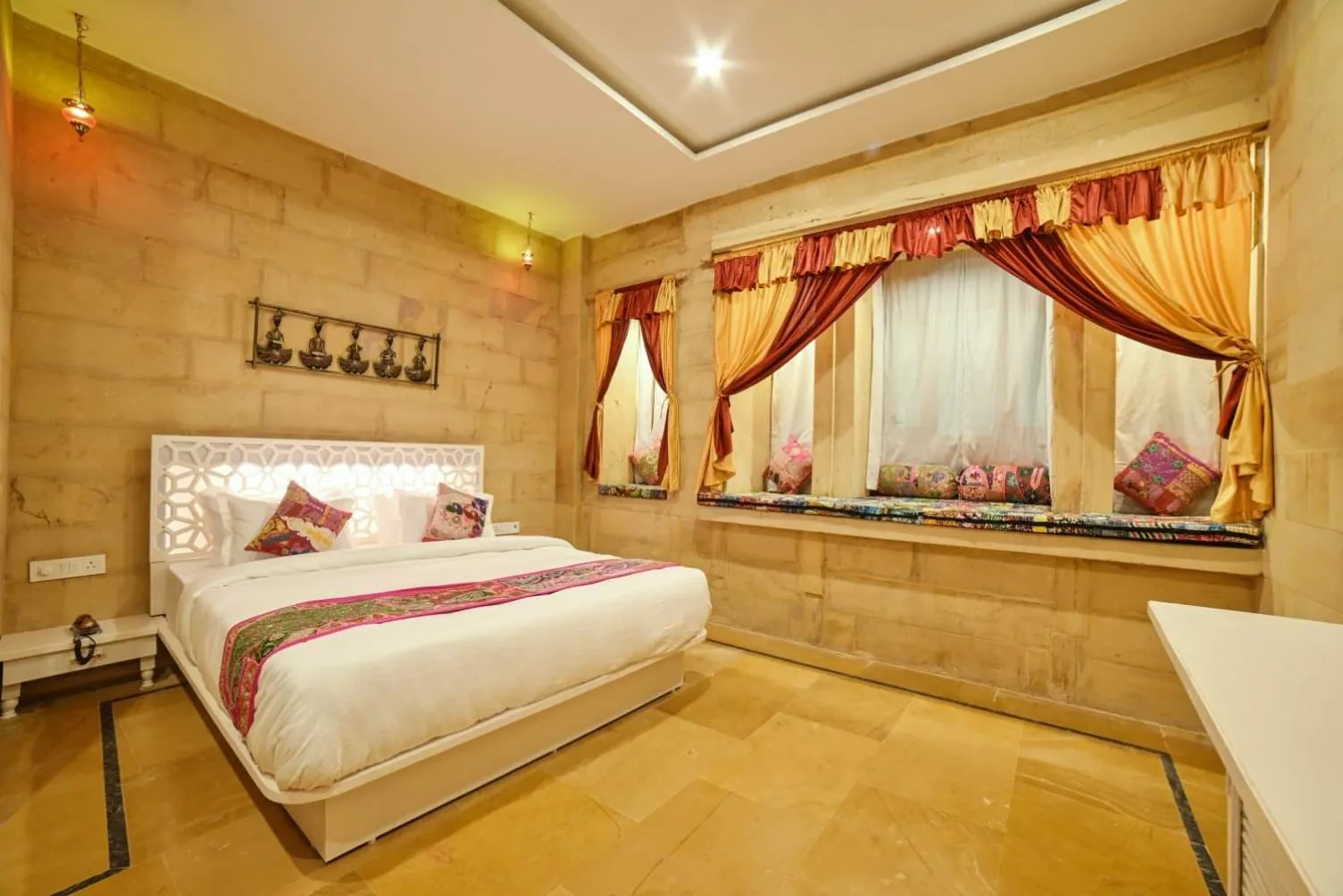 Photo of the whole room, Bed in The Bheemgarh