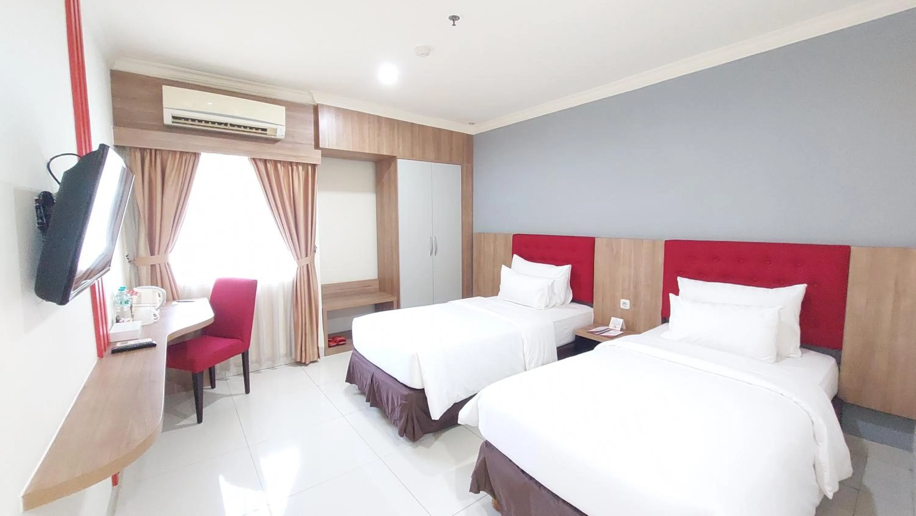Photo of the whole room, Bed in Moritz Hotel RSAB Harapan Kita