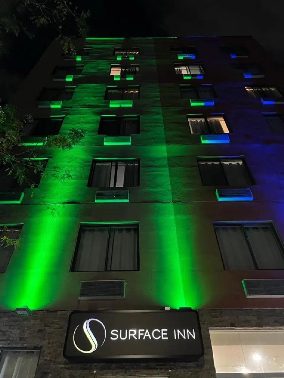 Property Building in Surface Inn Brooklyn Property Building in Surface Inn Brooklyn