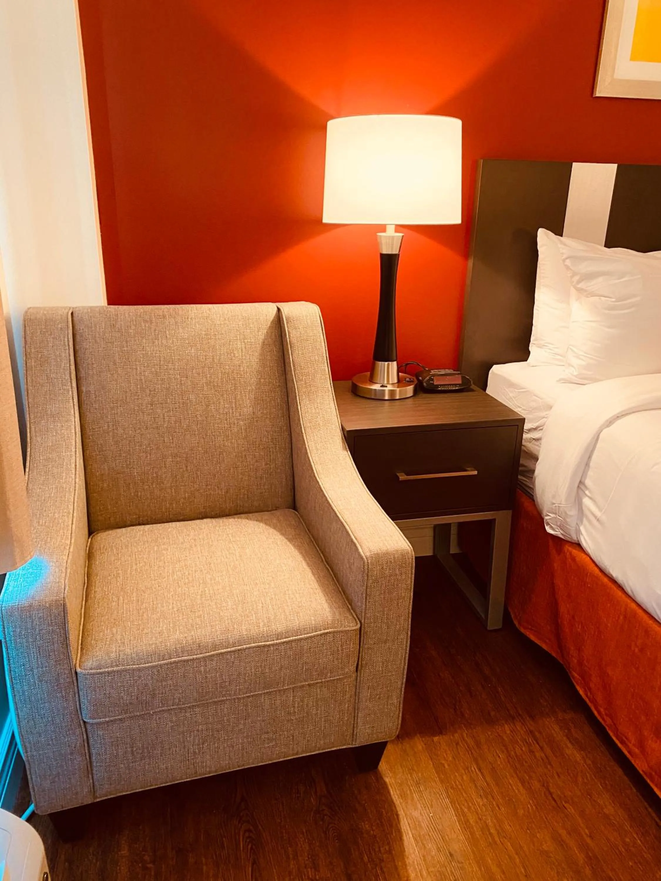 Bedroom, Seating Area in Surface Inn Brooklyn