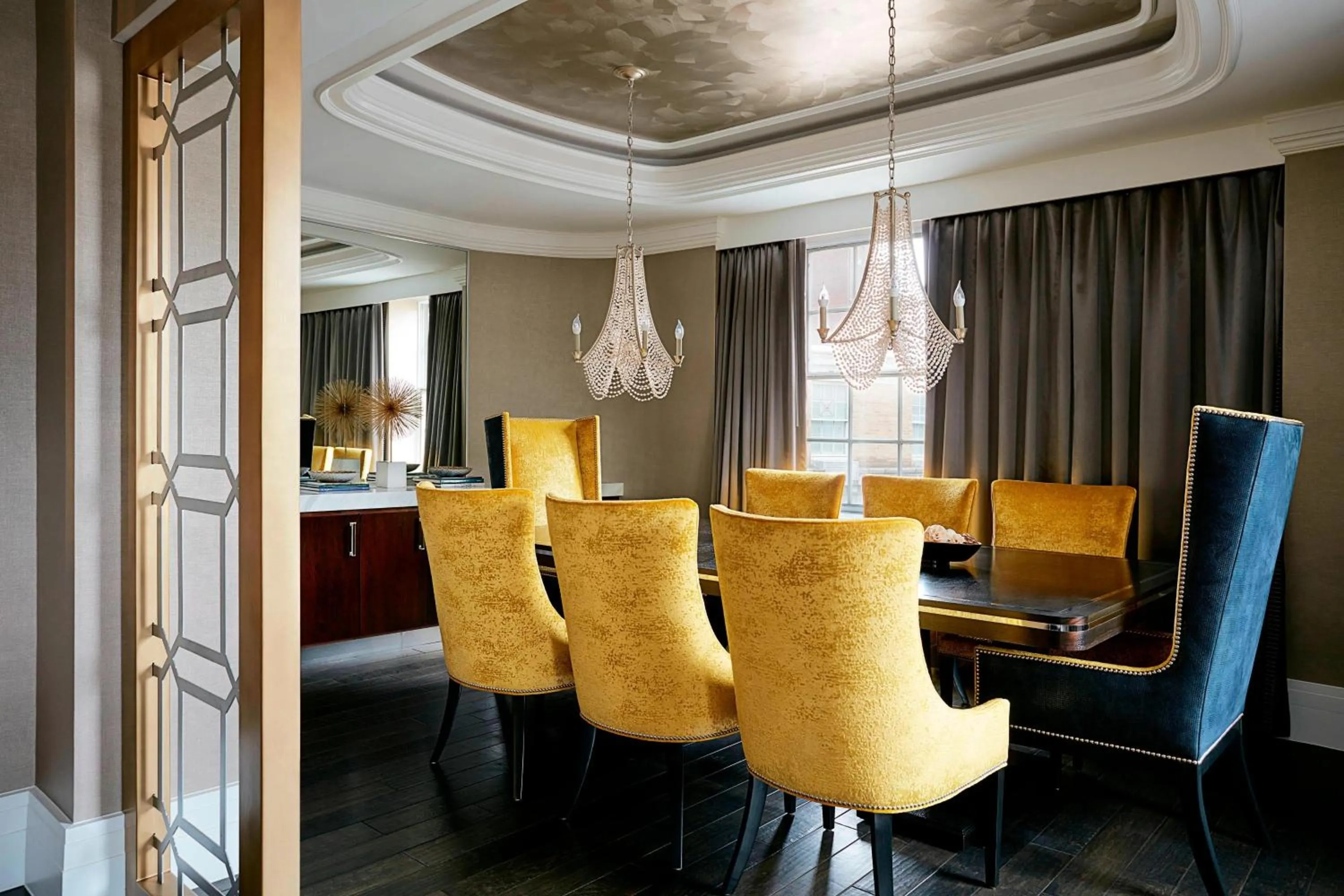 Photo of the whole room in The Mayflower Hotel, Autograph Collection