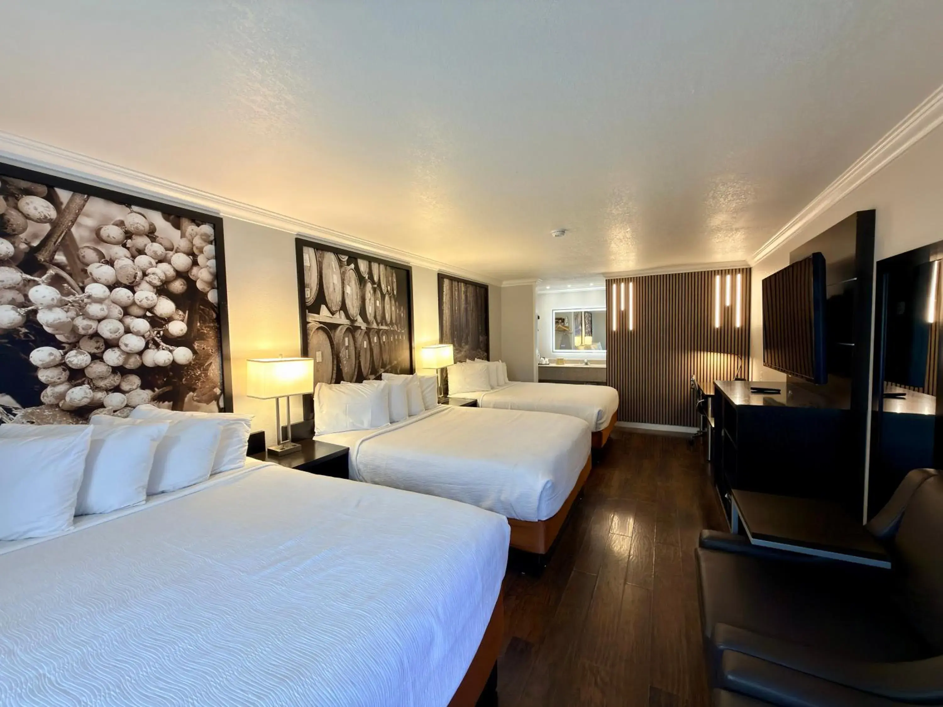 The Orchard Hotel Ukiah Wine Country Free Breakfast, Pool, & Hot Tub The Orchard Hotel Ukiah Wine Country Free Breakfast, Pool, & Hot Tub