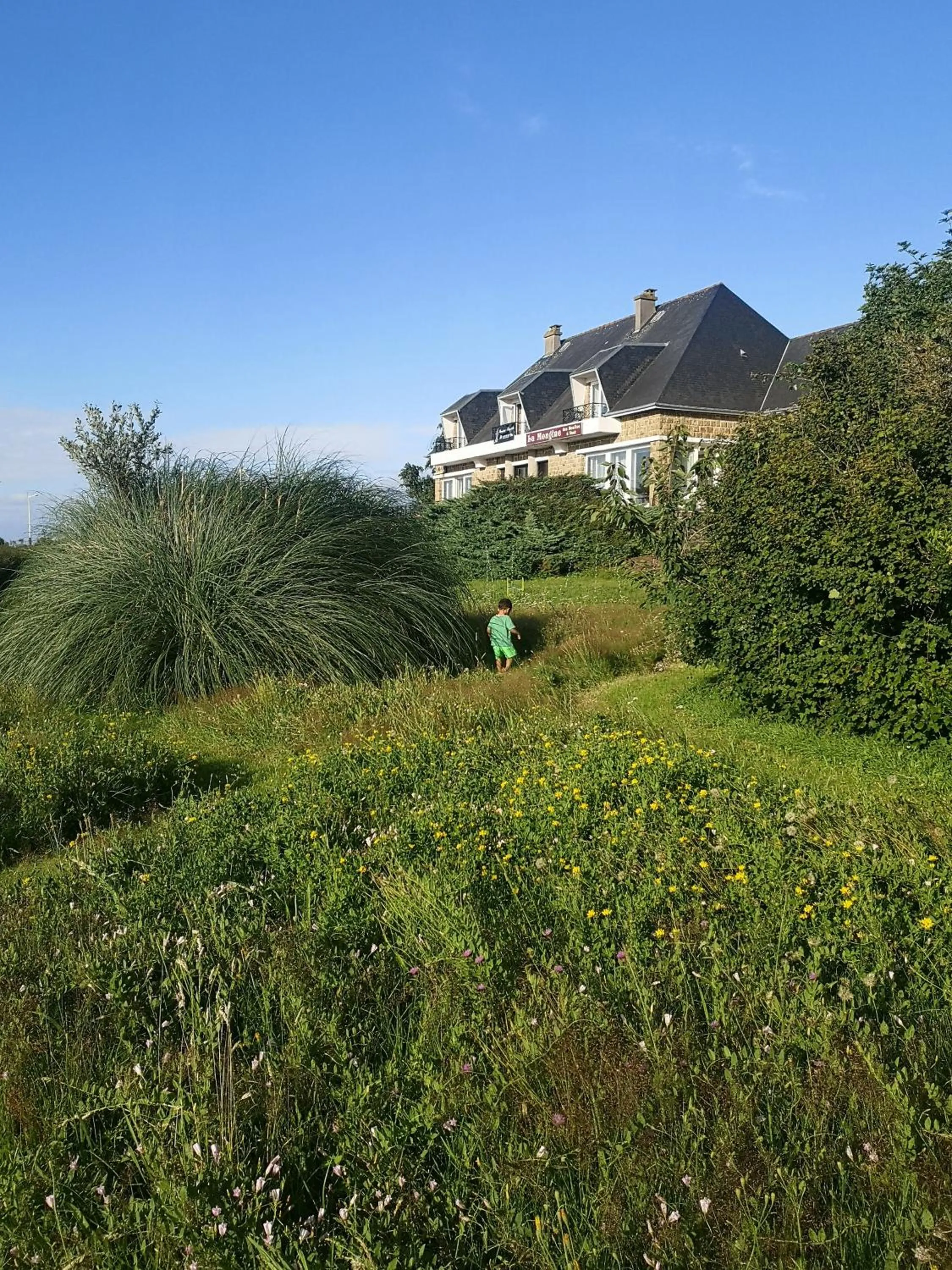 Natural landscape in La Bellevue Bréville - B&B