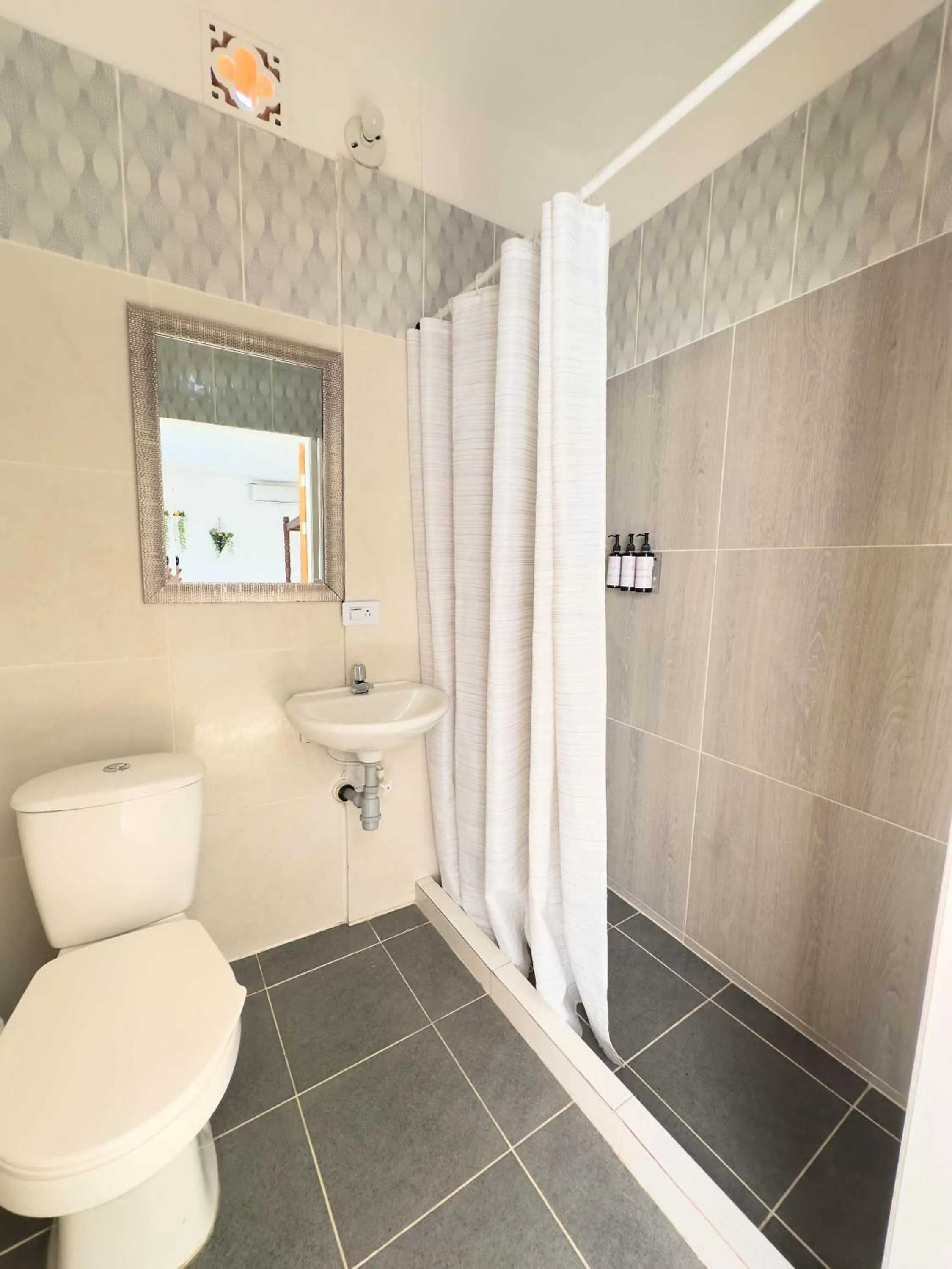 Shower in Curazao Hotel -Centro Histórico-