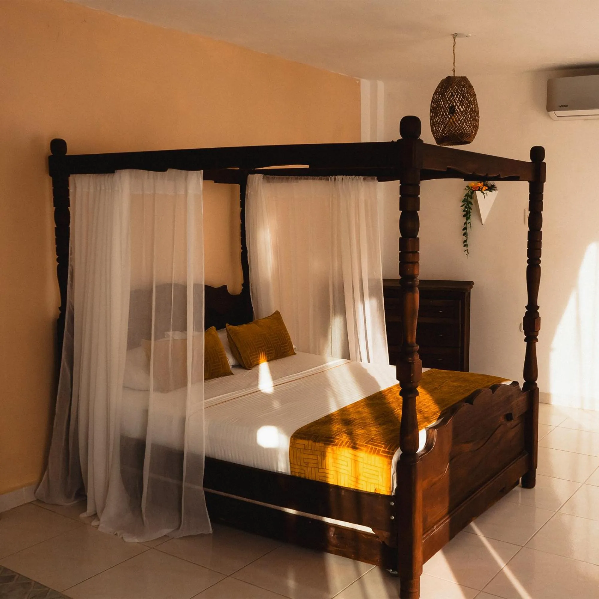 Photo of the whole room, Bed in Curazao Hotel -Centro Histórico-