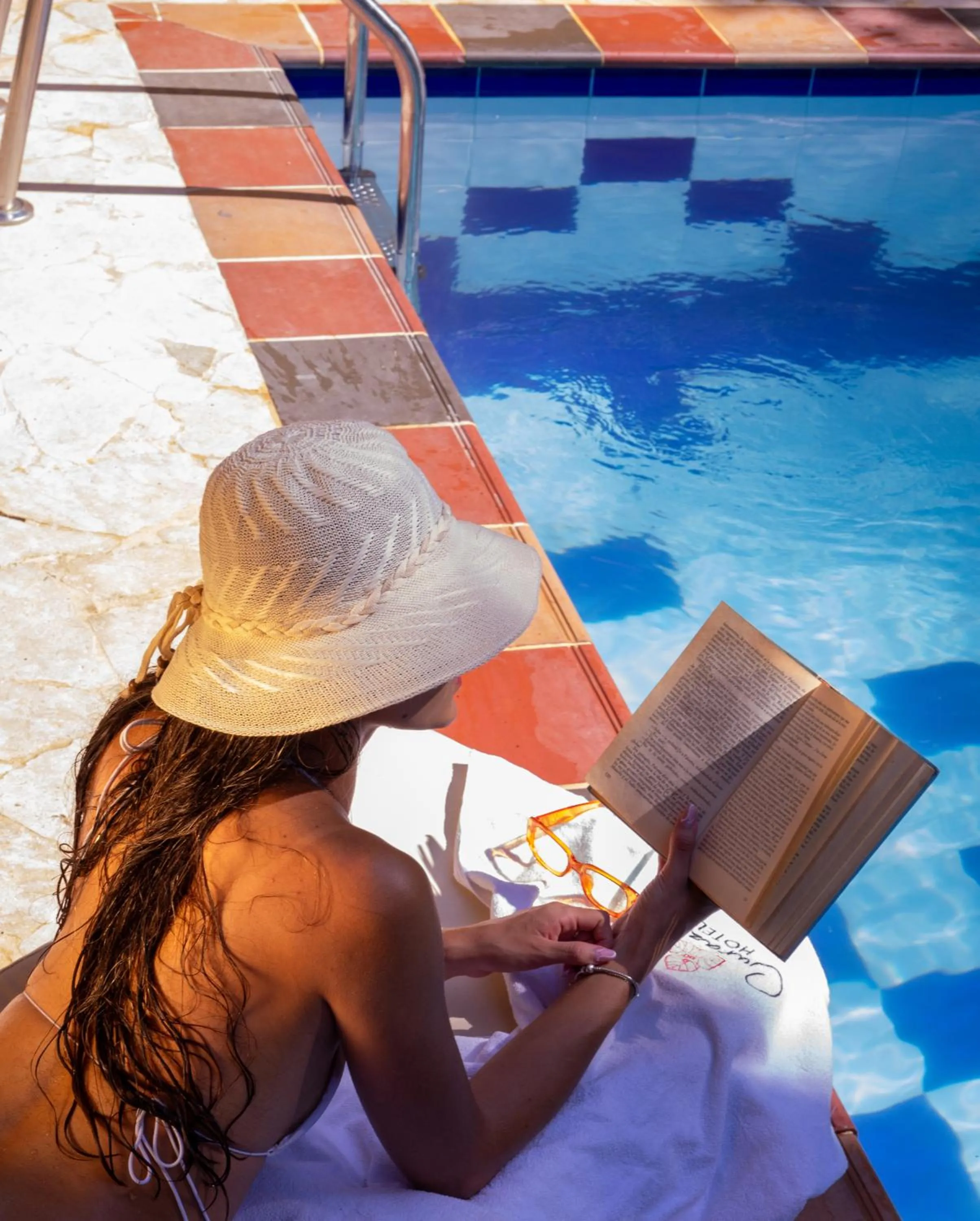 People in Curazao Hotel -Centro Histórico-