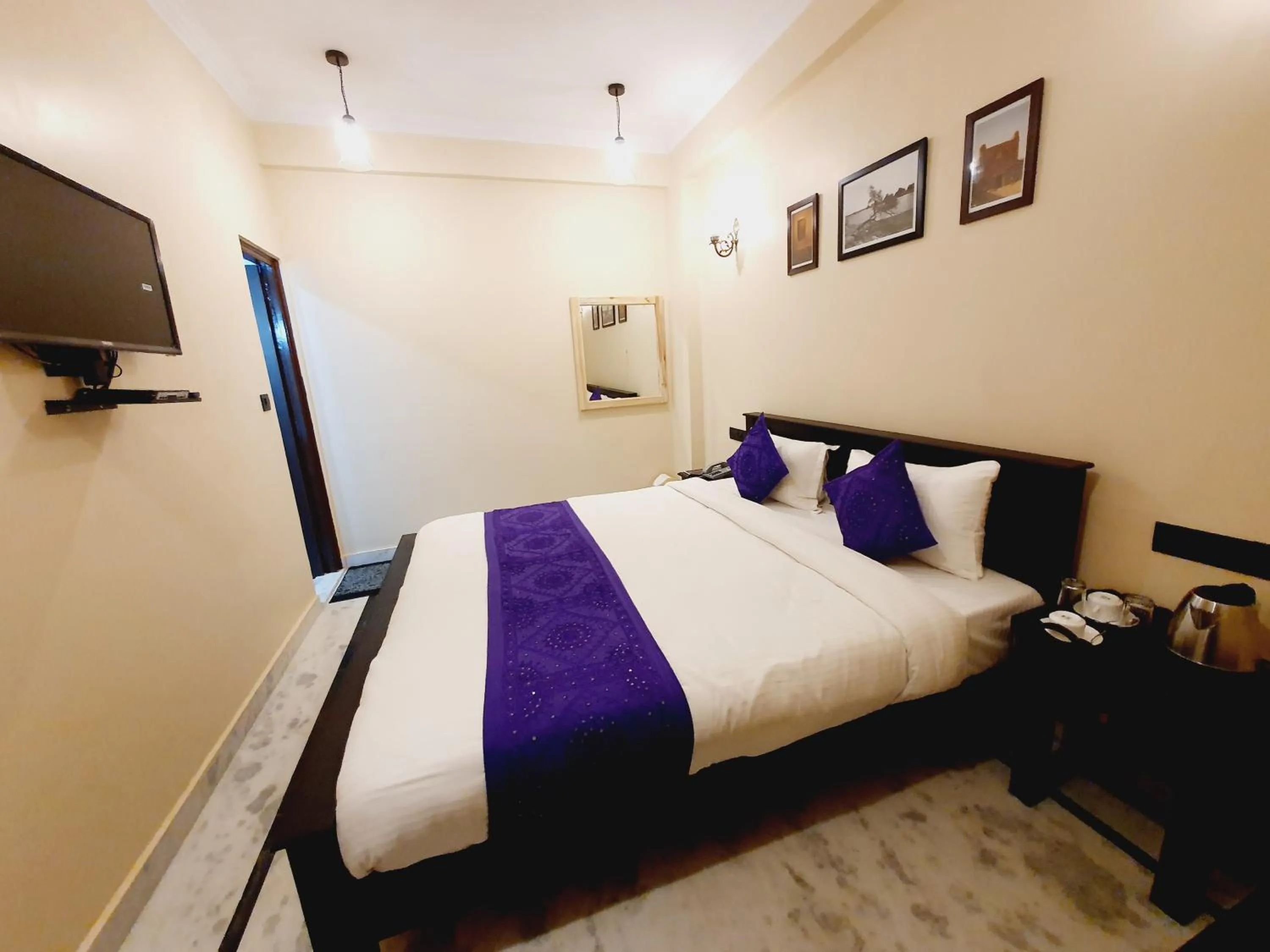 Photo of the whole room, Bed in Hotel Vasshifa Palace