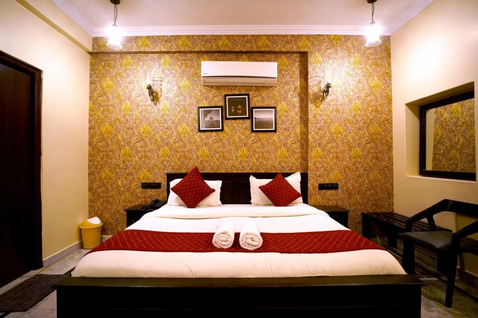 Bed in Hotel Vasshifa Palace
