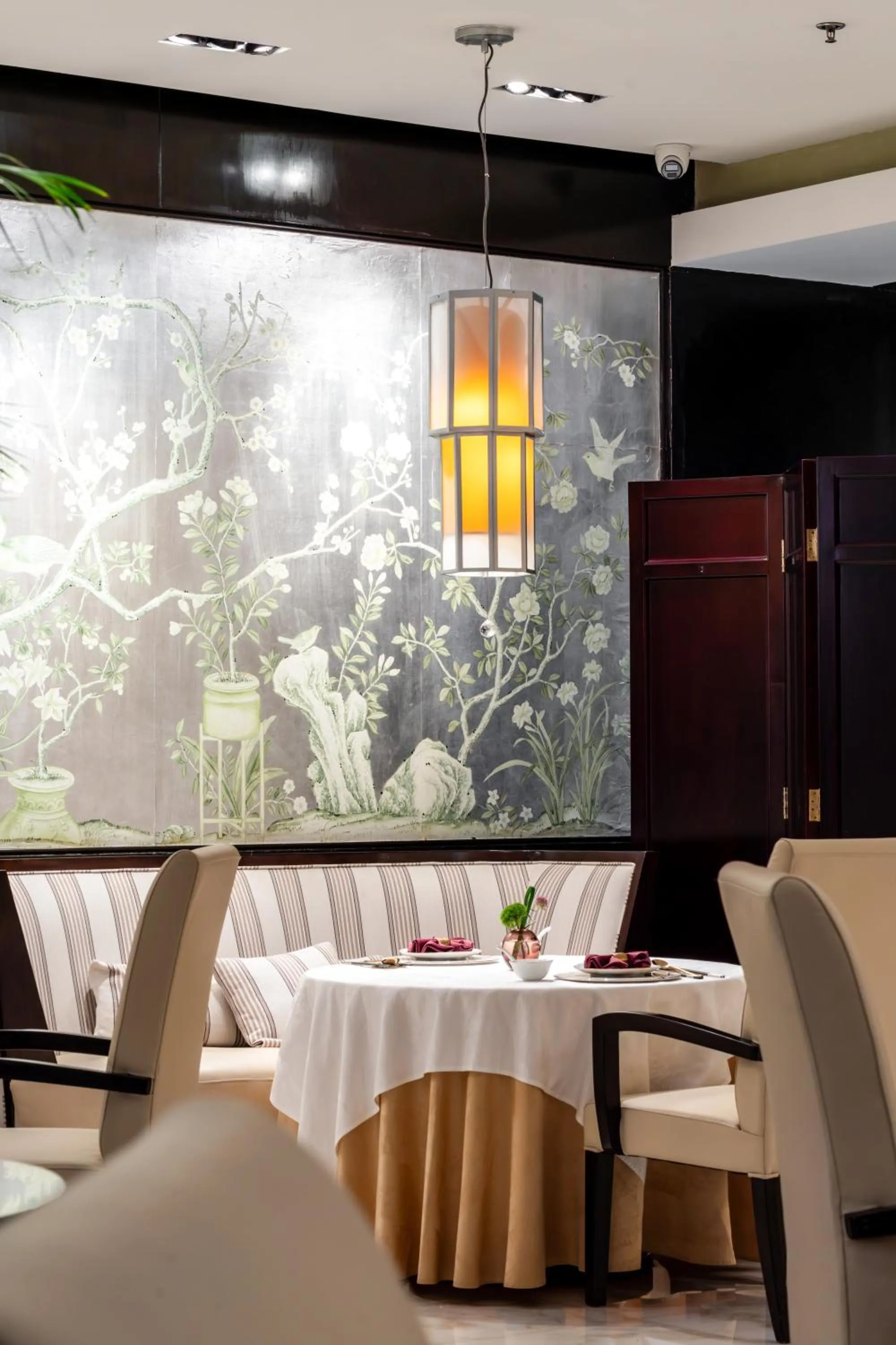 Restaurant/places to eat in The Ritz-Carlton Beijing, Financial Street