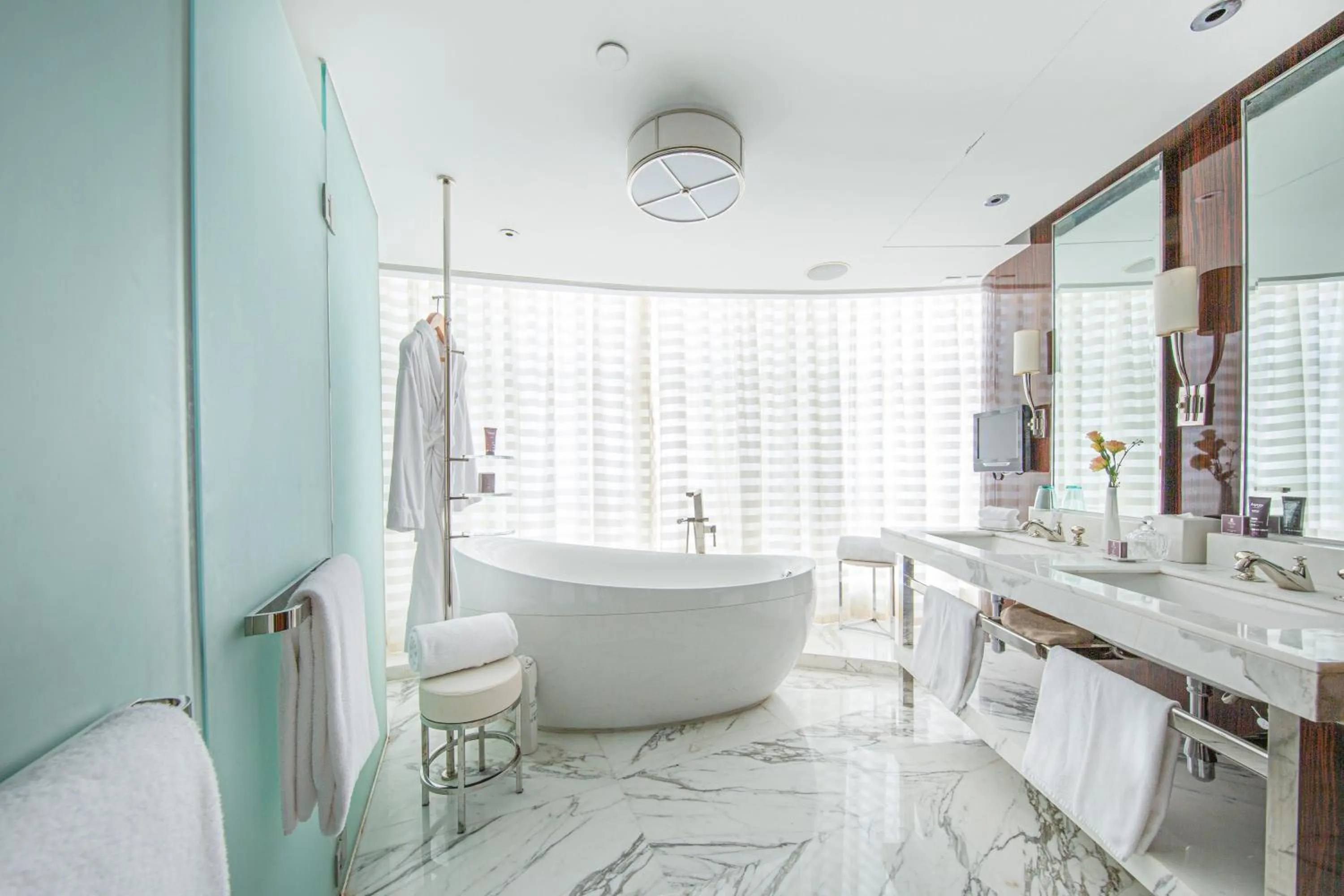 Shower in The Ritz-Carlton Beijing, Financial Street