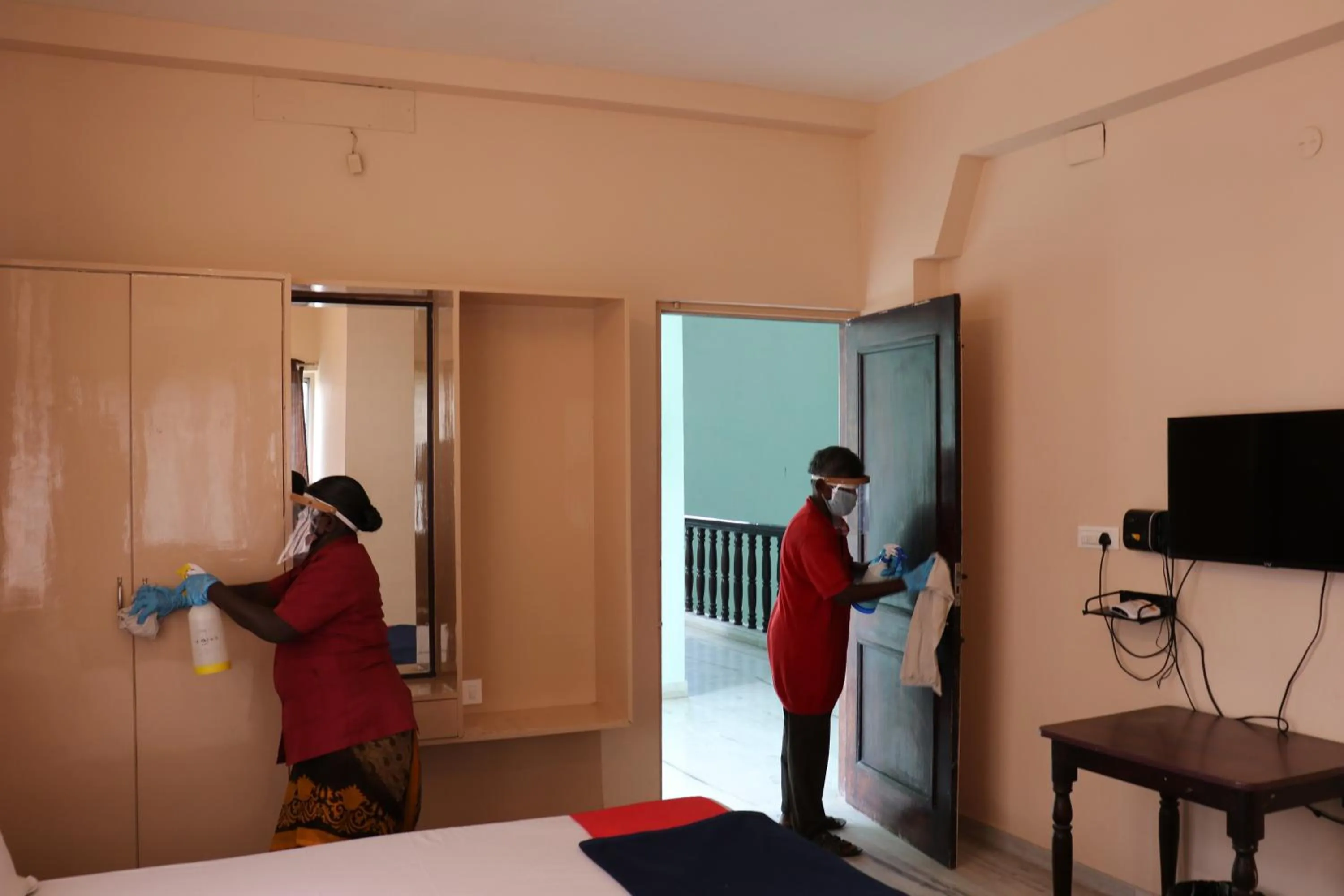 Staff in Hotel Pearls