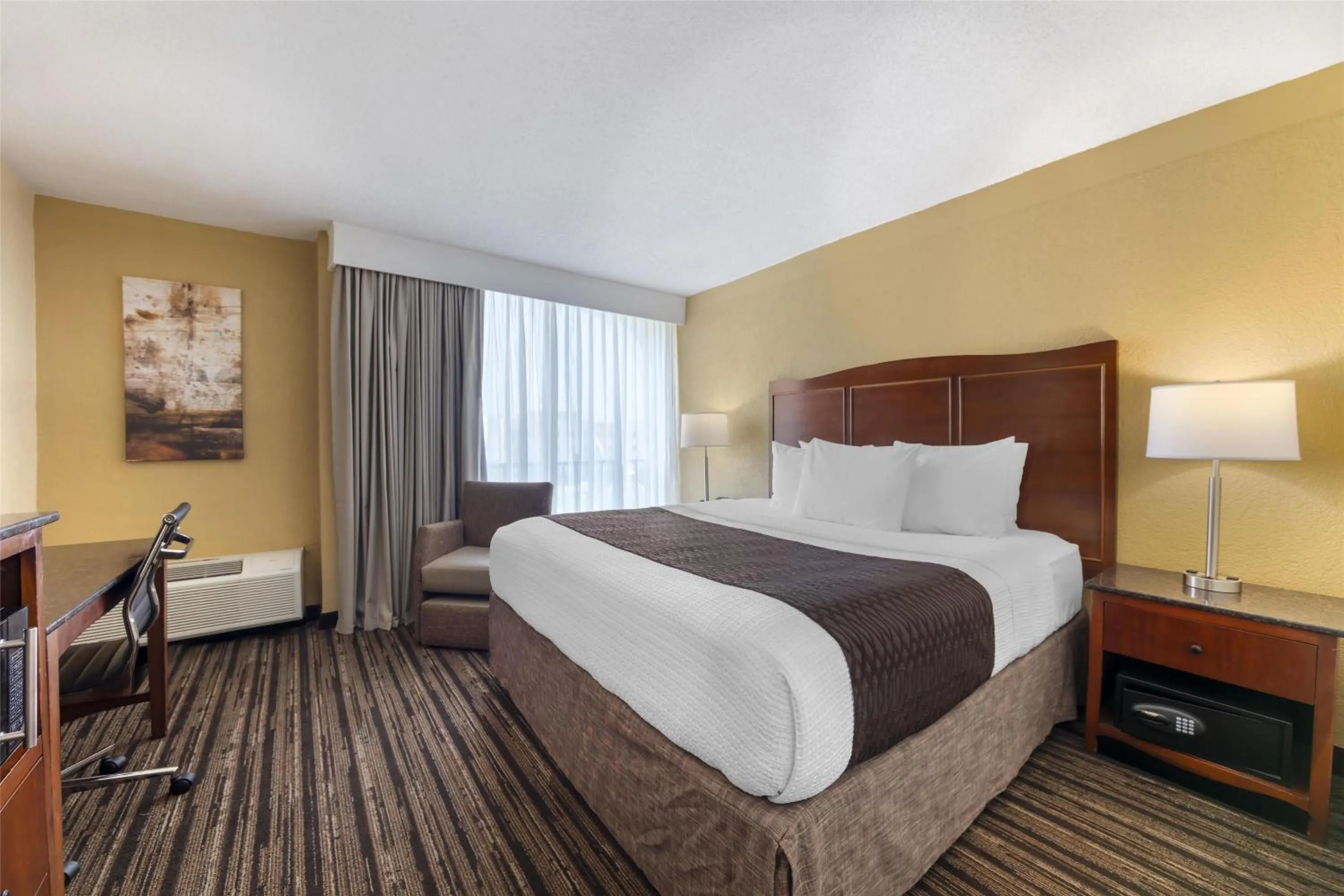 Bedroom, Bed in Best Western Plus North Miami-Bal Harbour