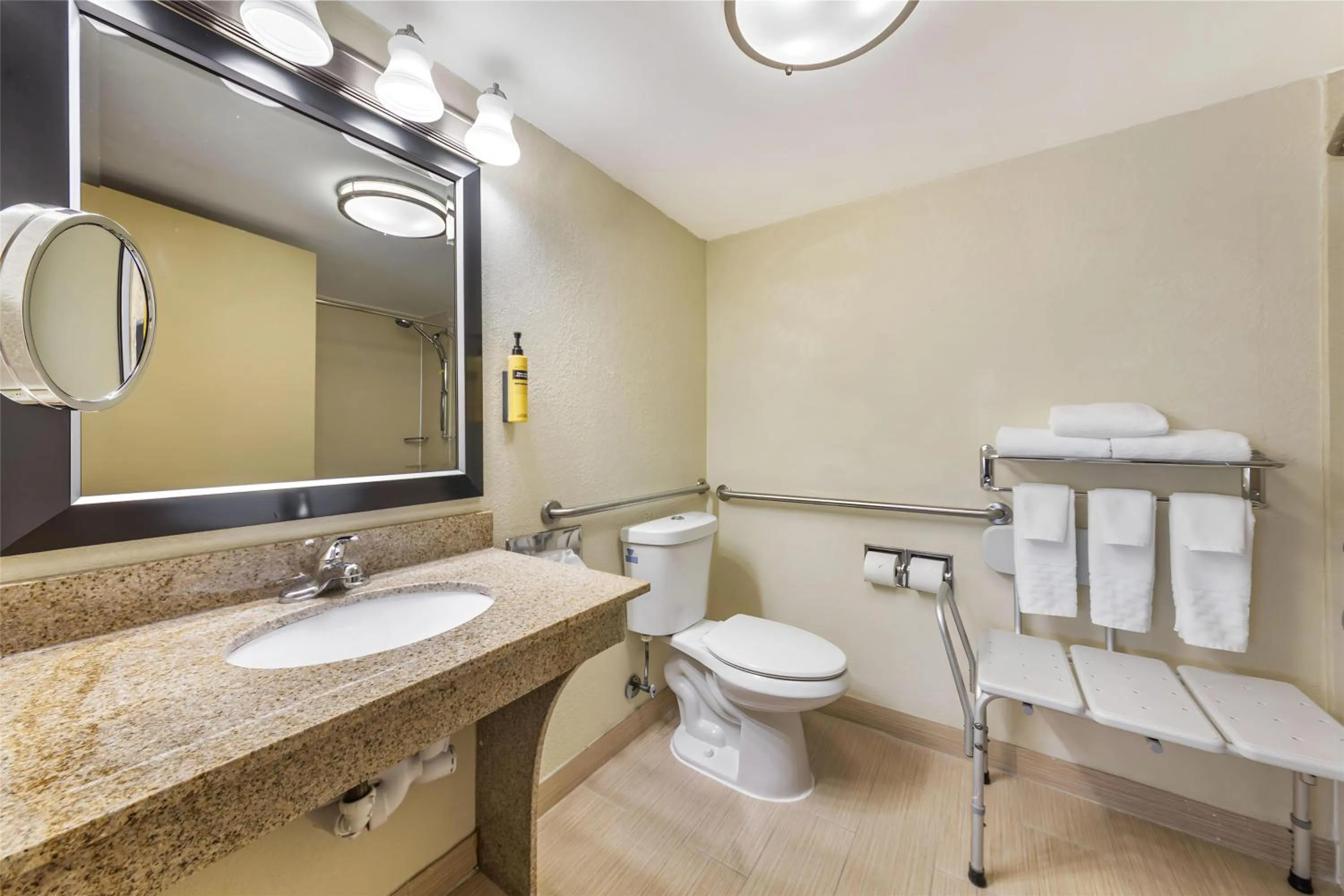 Bathroom in Best Western Plus North Miami-Bal Harbour
