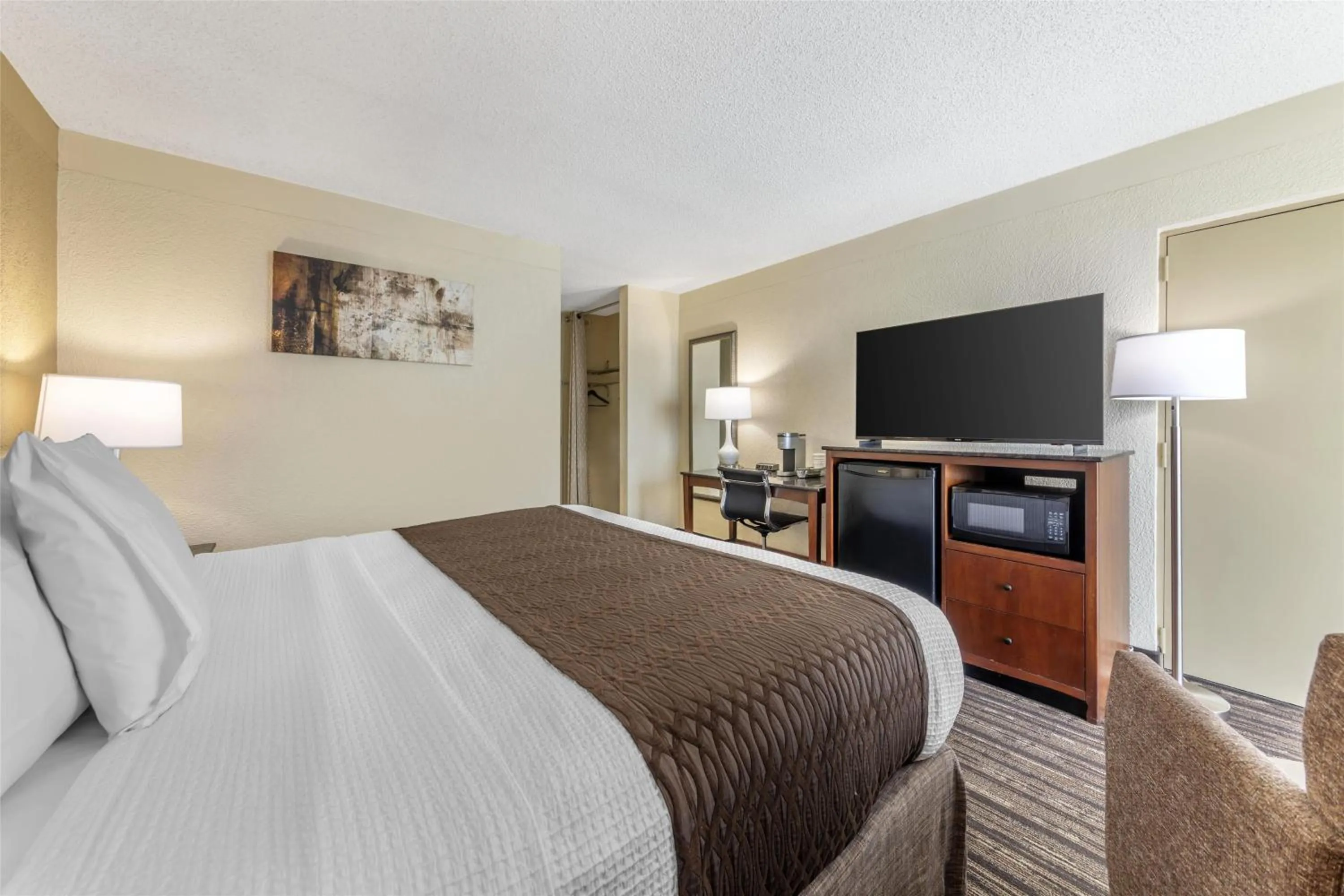 Bedroom, Bed in Best Western Plus North Miami-Bal Harbour