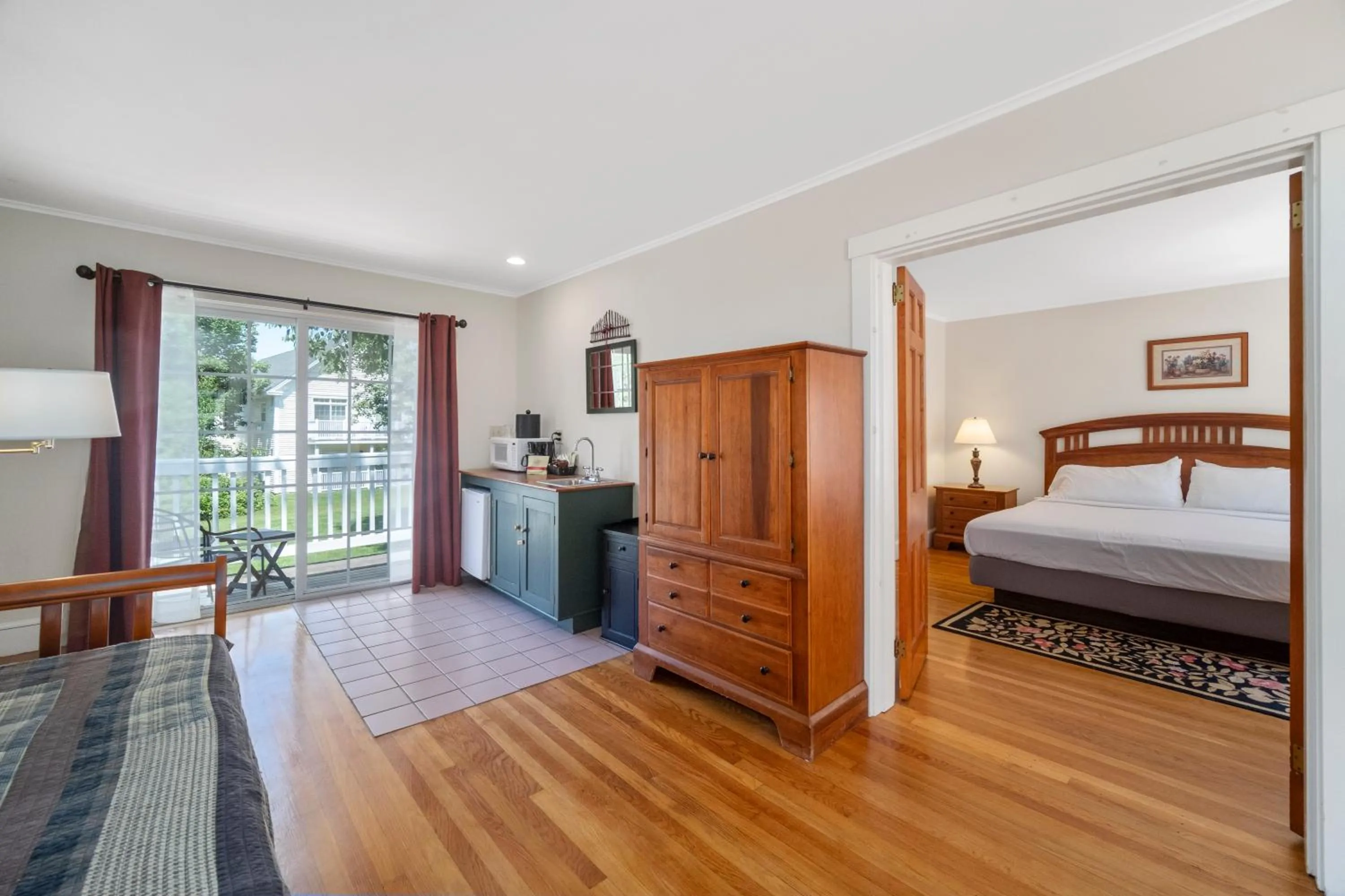 Seating area, Bed in Country Inn at Camden Rockport