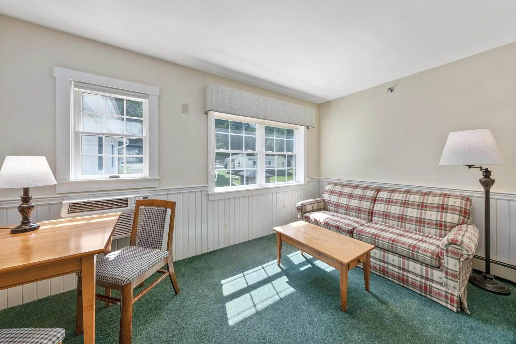 Seating area in Country Inn at Camden Rockport