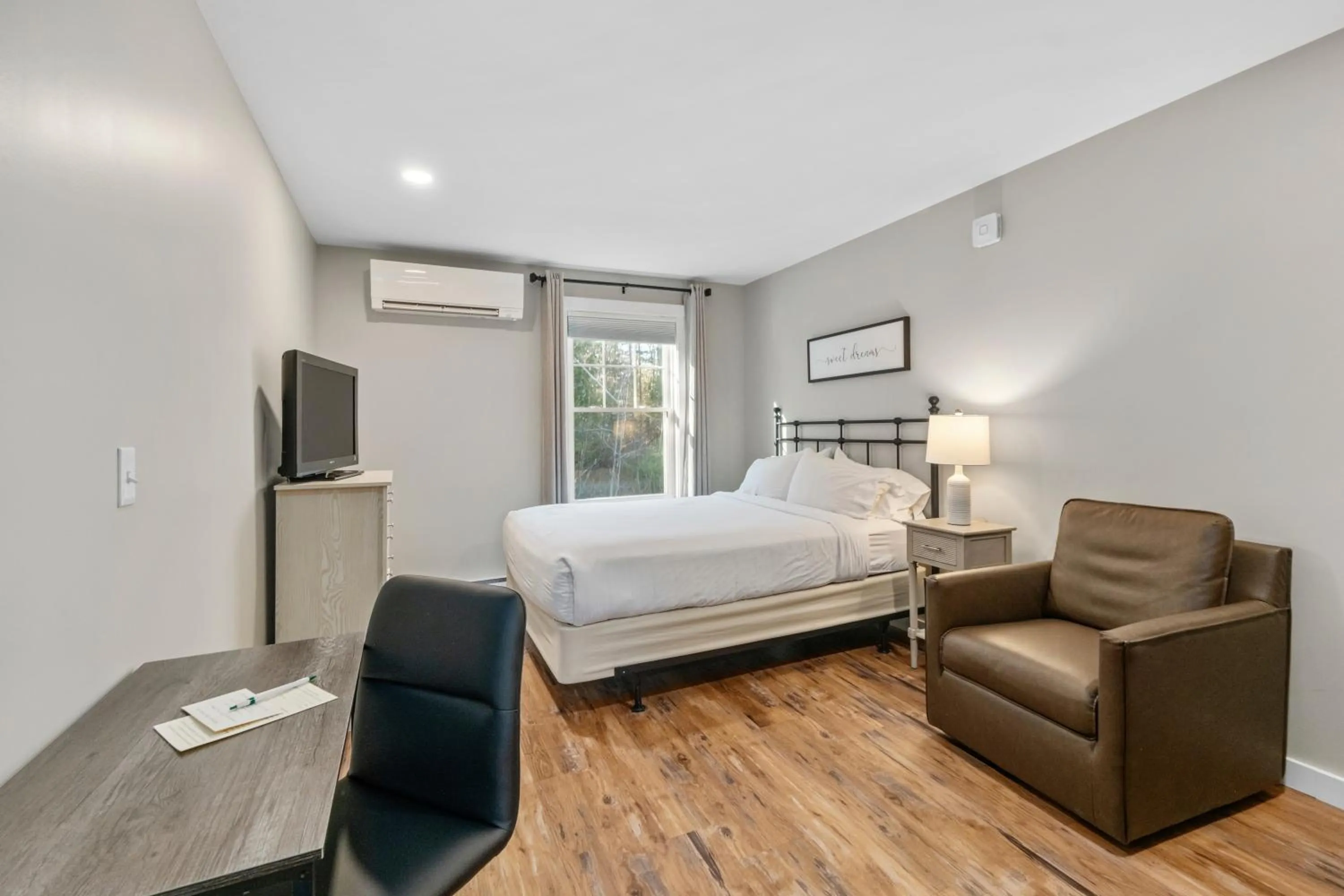 Bedroom, Bed in Country Inn at Camden Rockport