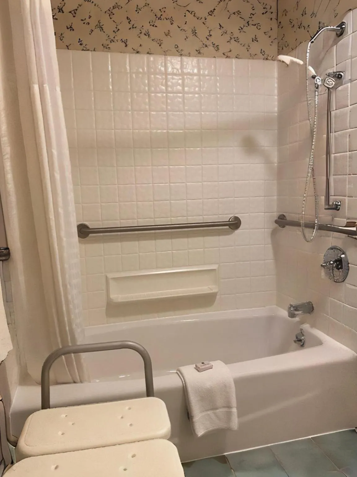 Bath in Country Inn at Camden Rockport