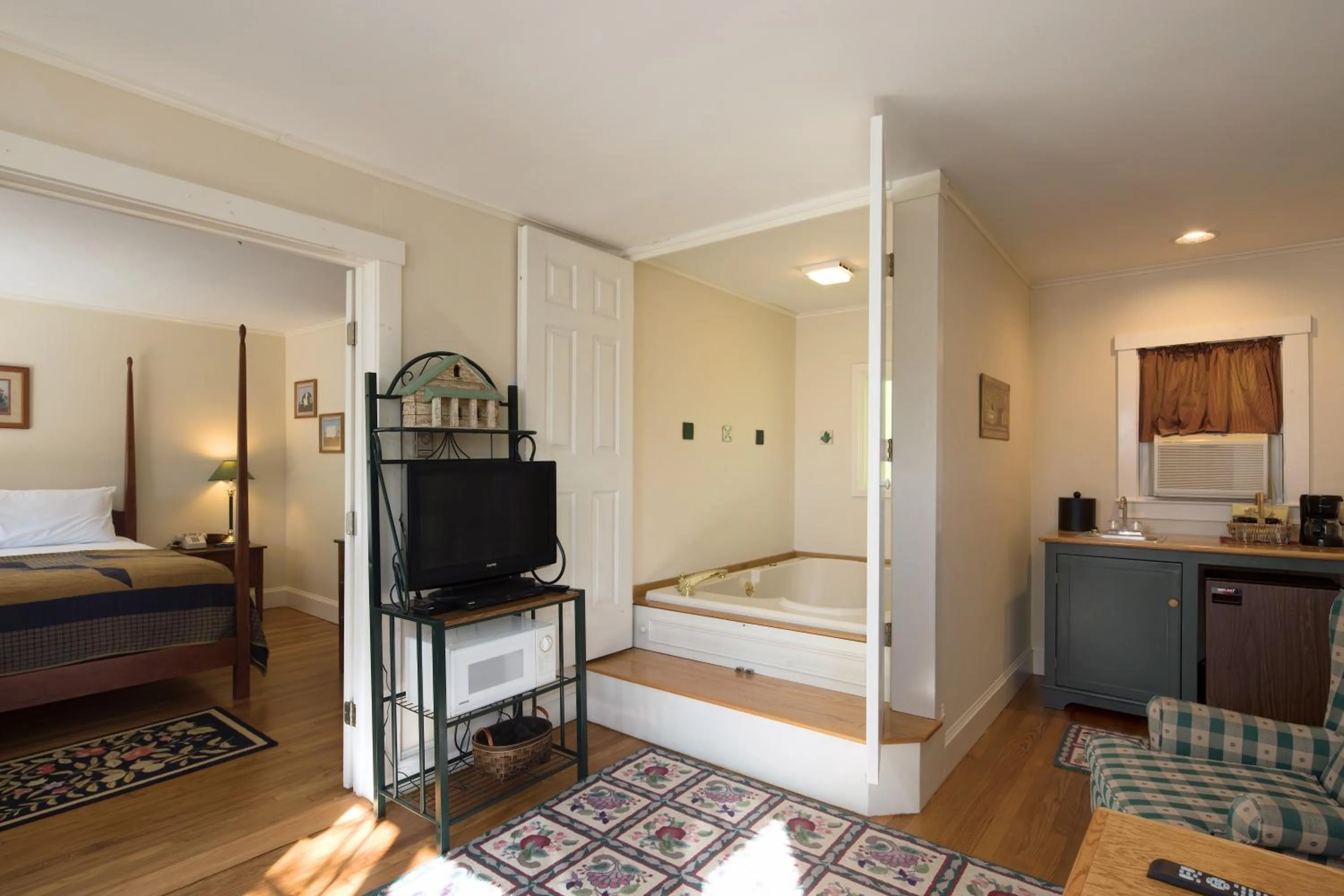 Property building, Bed in Country Inn at Camden Rockport
