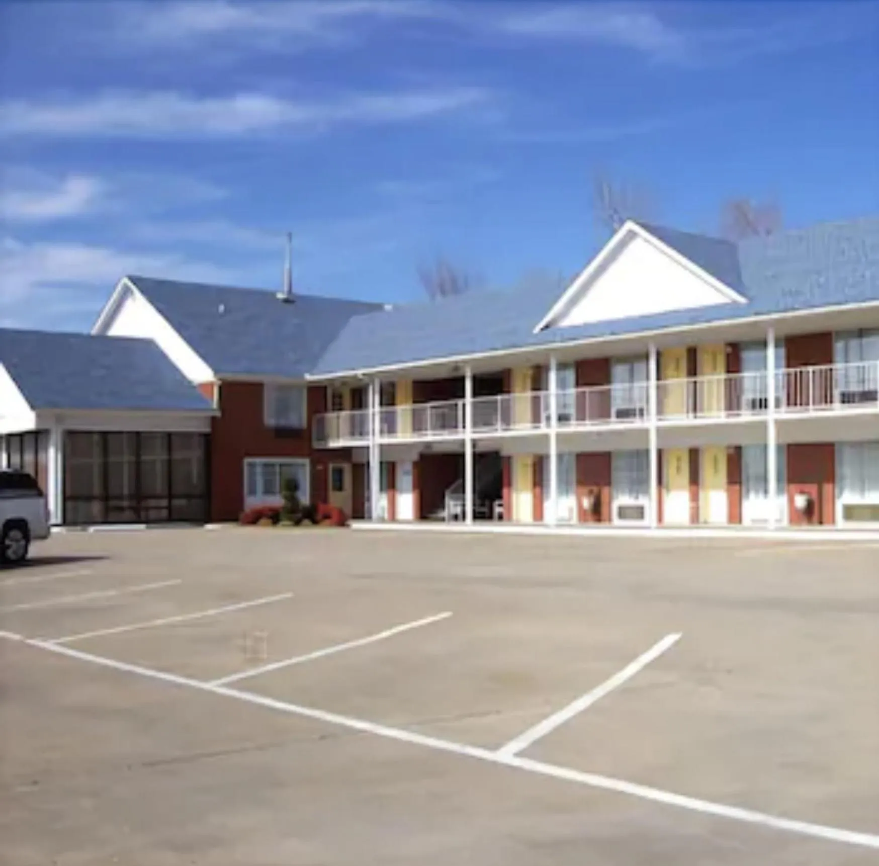 Property building in Blue Ribbon Inn and Suites