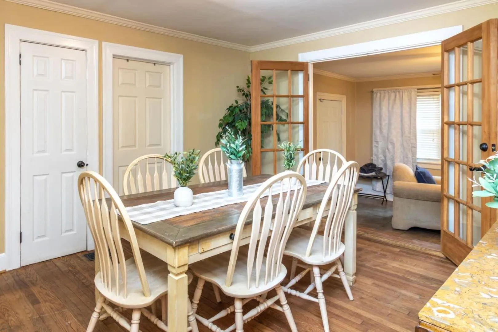 Near Fort Moore & Downtown - Our White House