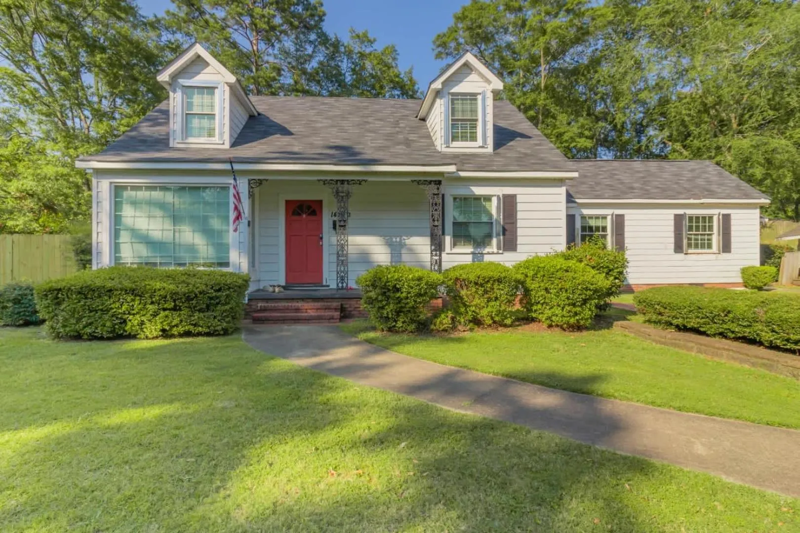 Near Fort Moore & Downtown - Our White House