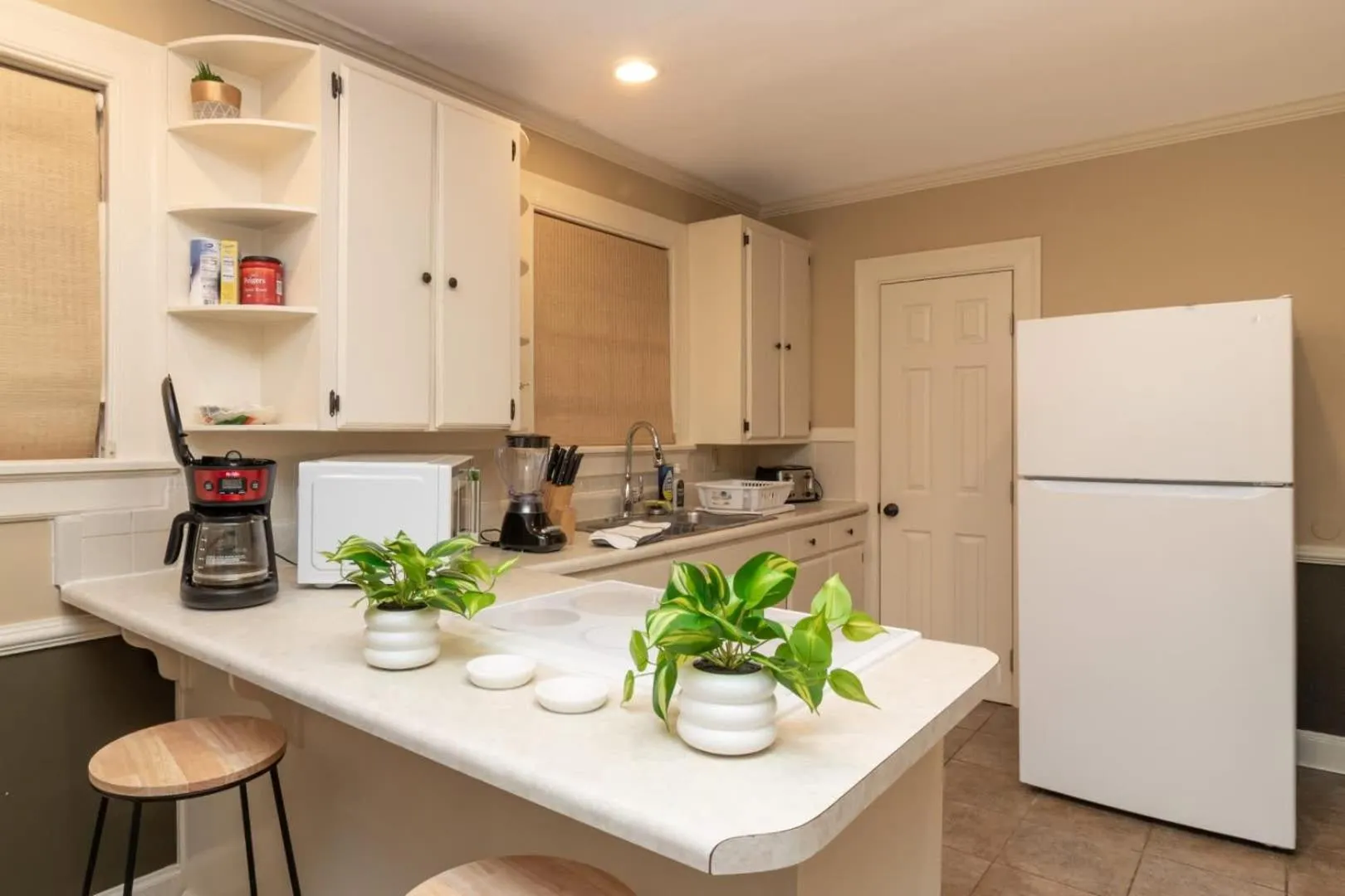 Near Fort Moore & Downtown - Our White House