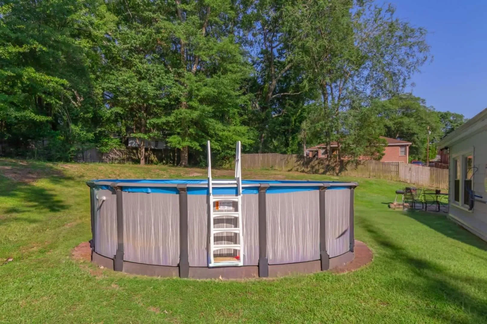 Near Fort Moore & Downtown - Our White House