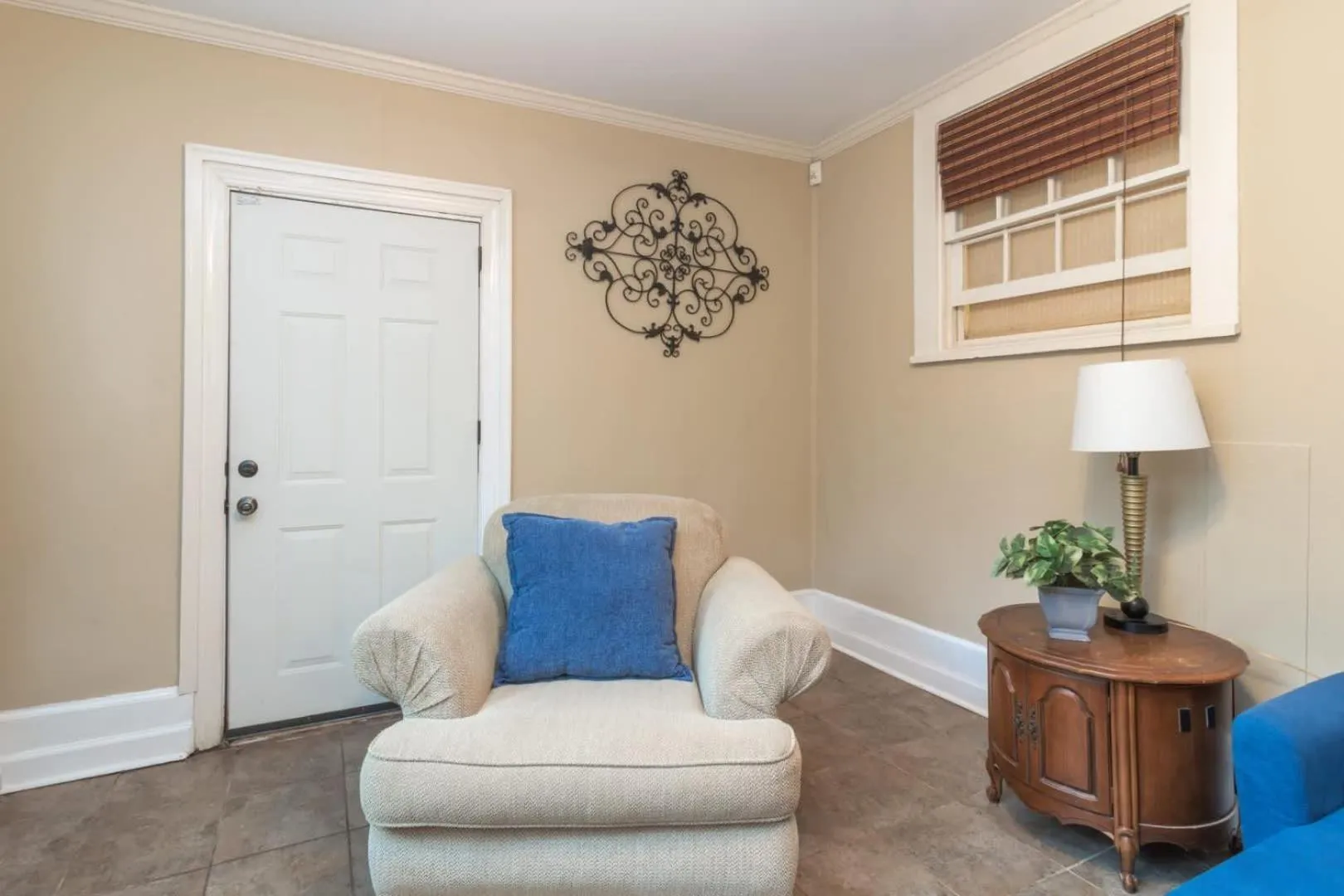 Near Fort Moore & Downtown - Our White House