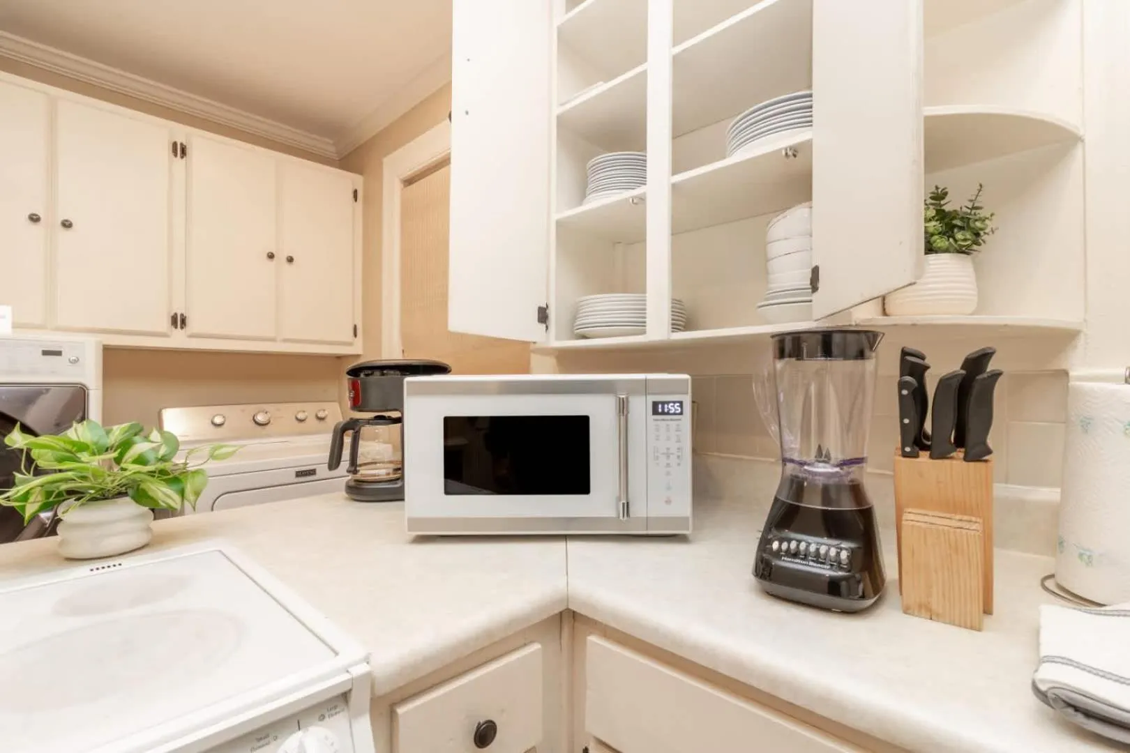 Near Fort Moore & Downtown - Our White House