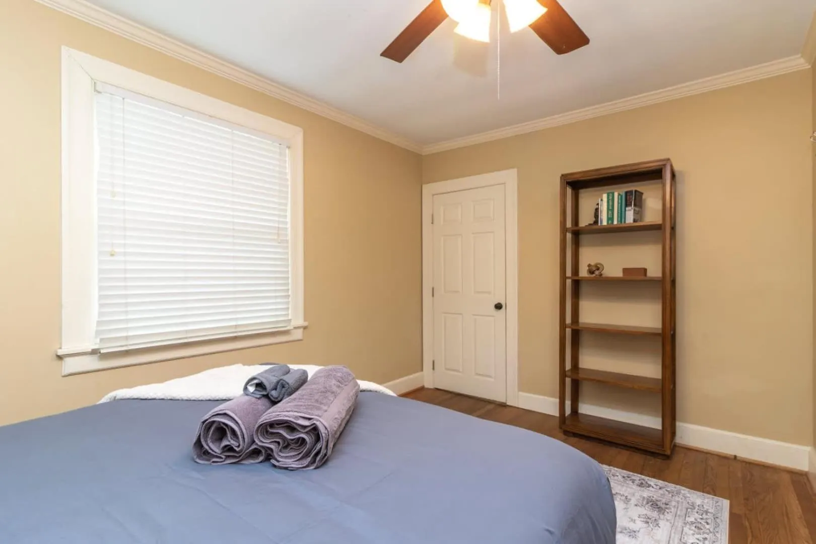 Bed in Near Fort Moore & Downtown - Our White House