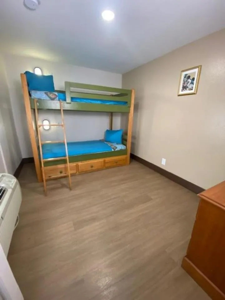 Bedroom, Bed in Stanford Inn & Suites Anaheim