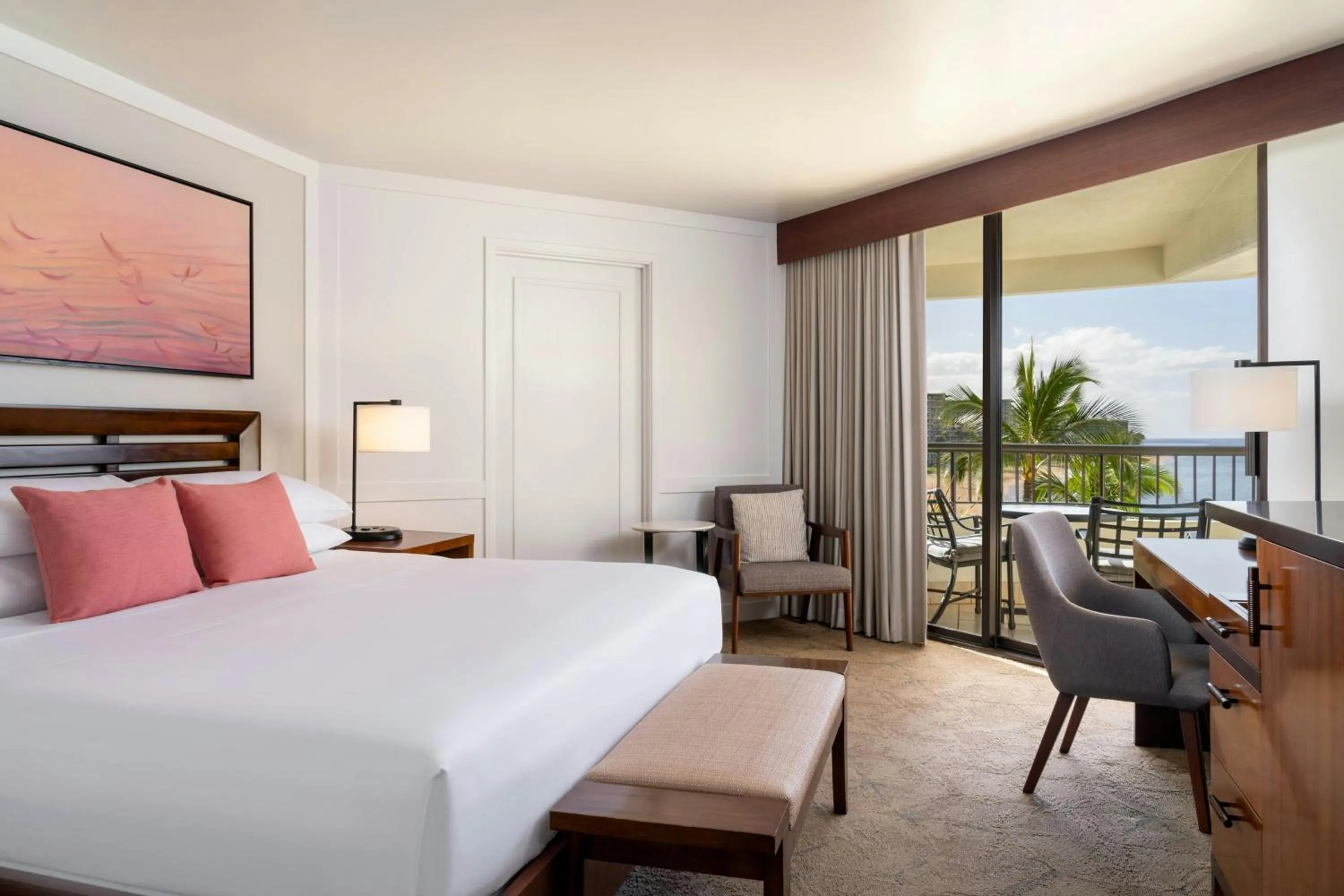 Beach, Bed in Sheraton Maui Resort & Spa