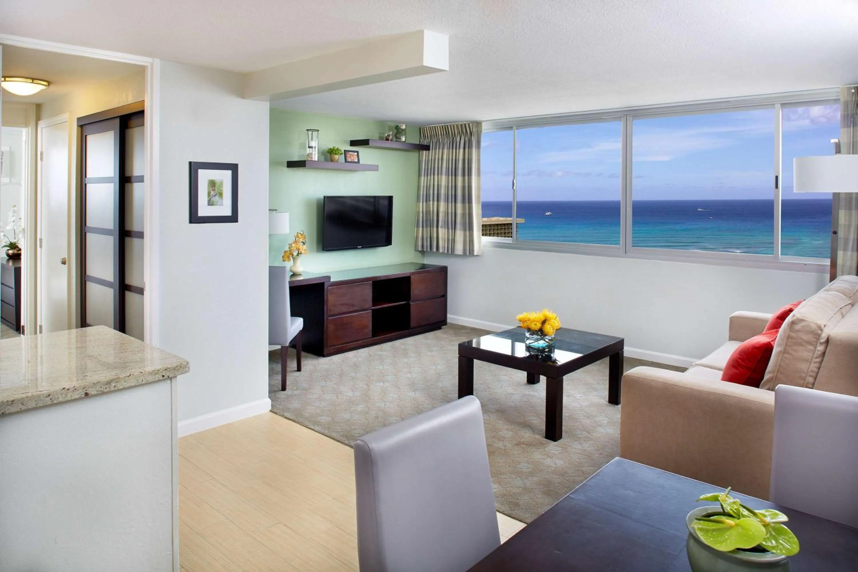TV and multimedia in Skyline Island Colony Hotel