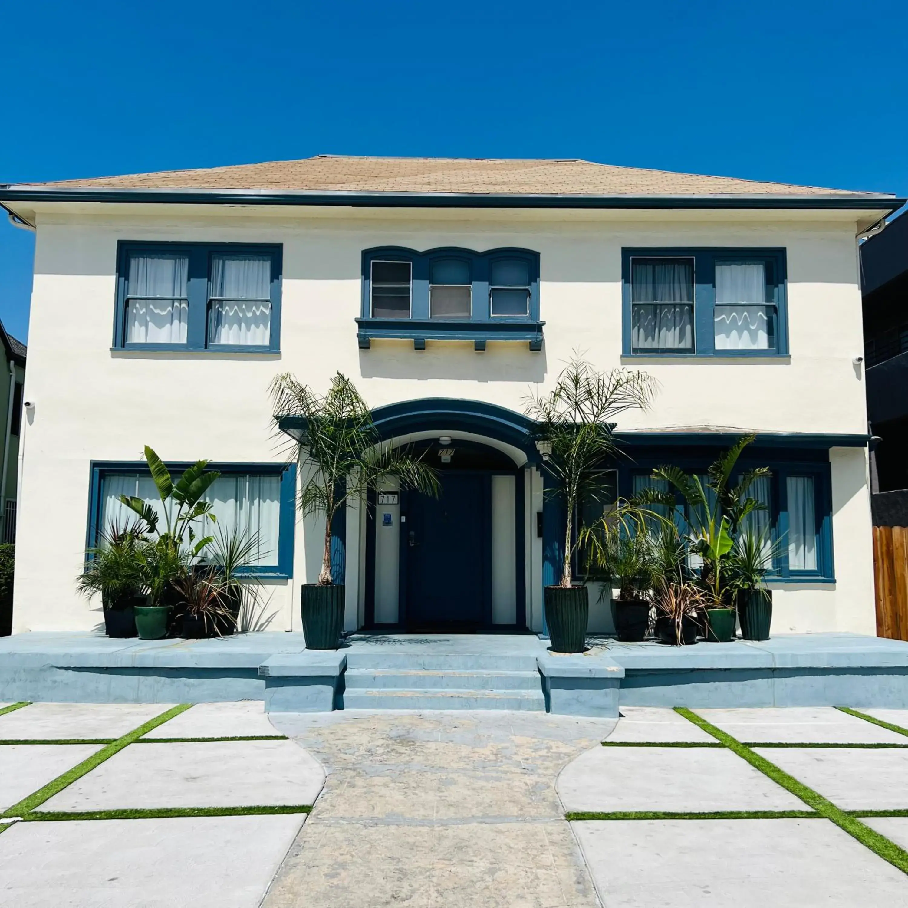 The Wilshire Metro The Wilshire Metro