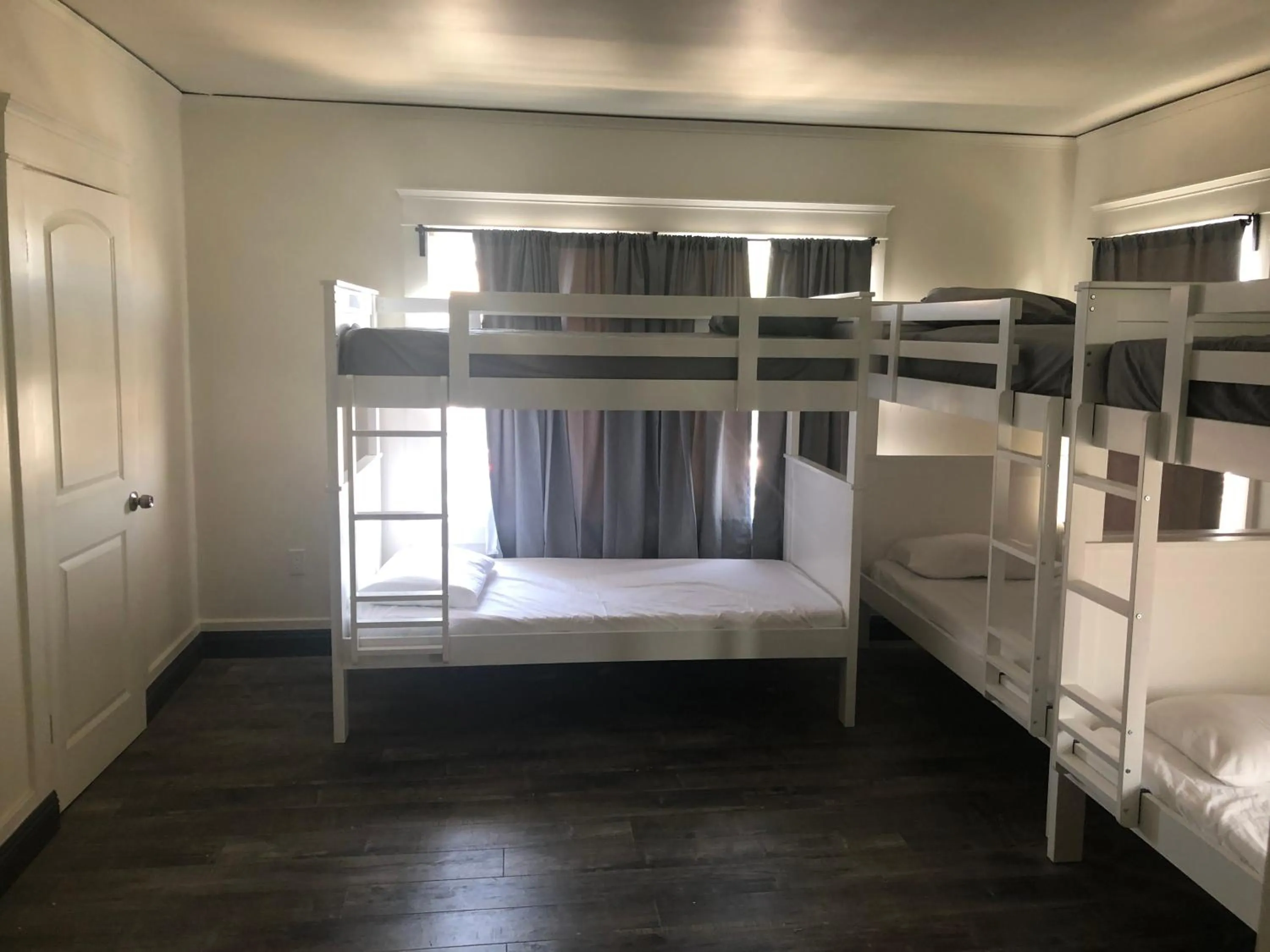 Bed in The Wilshire Metro