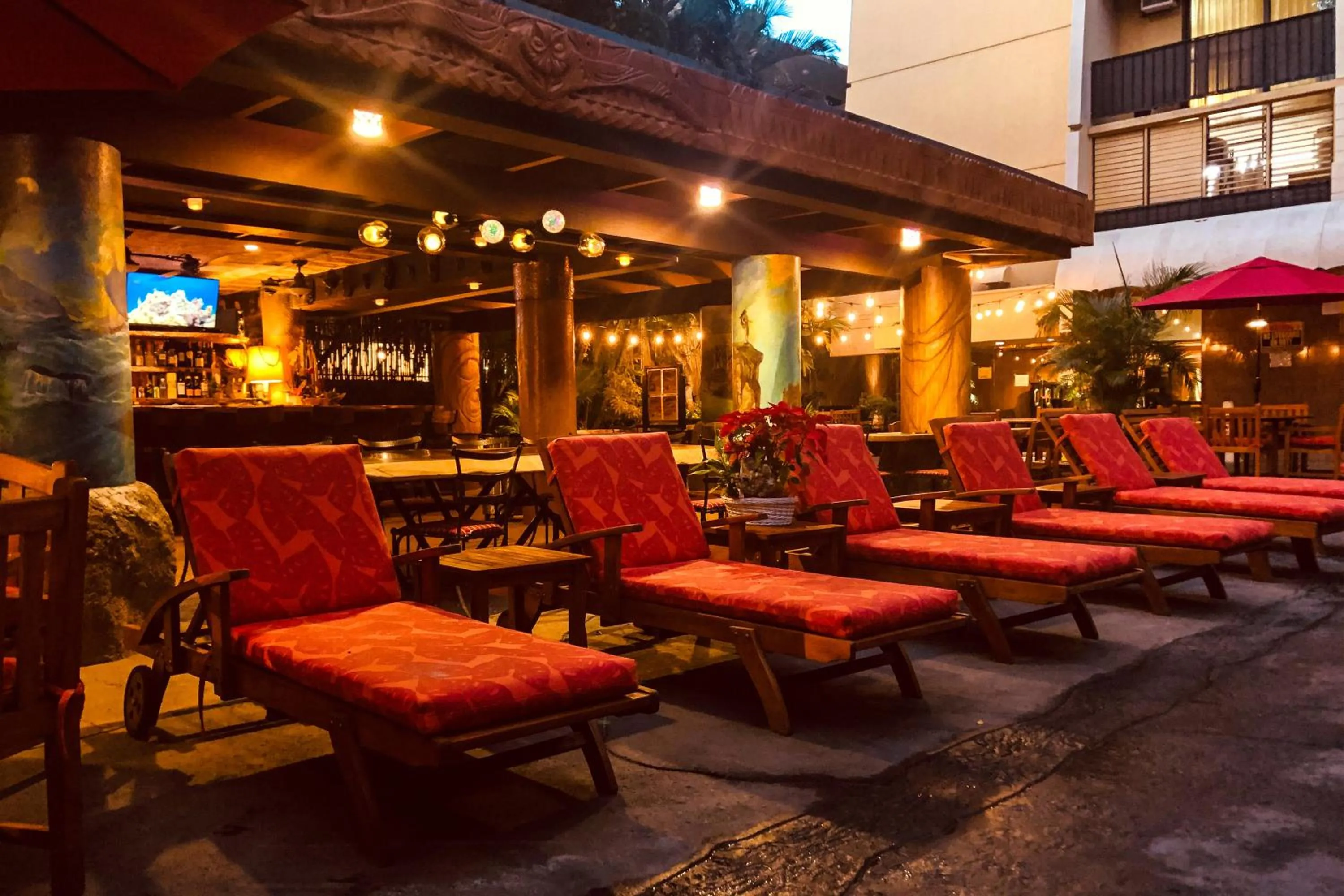 Restaurant/places to eat in Castle Bamboo Waikīkī Hotel