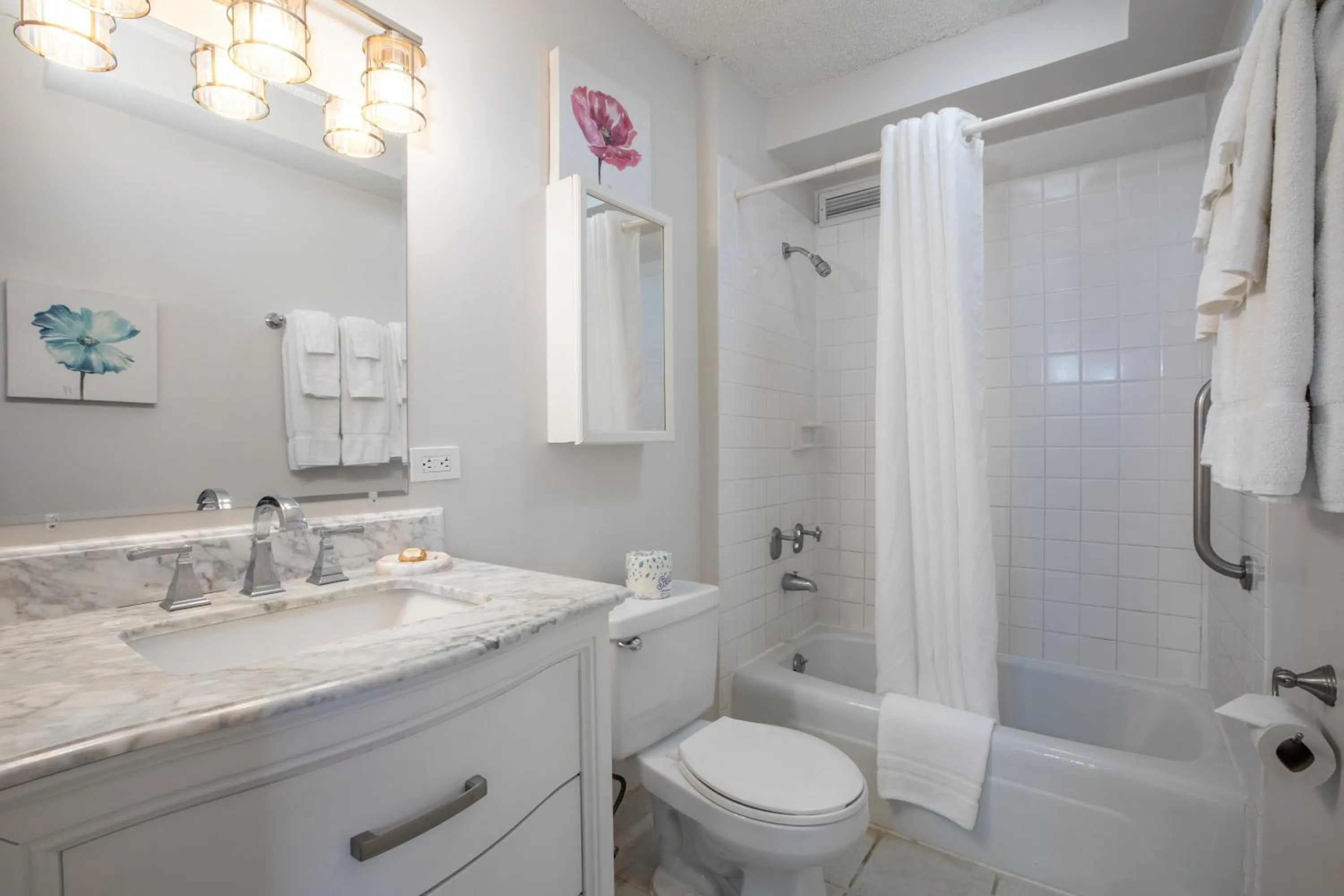 Shower in Aqua Aloha Surf Waikiki