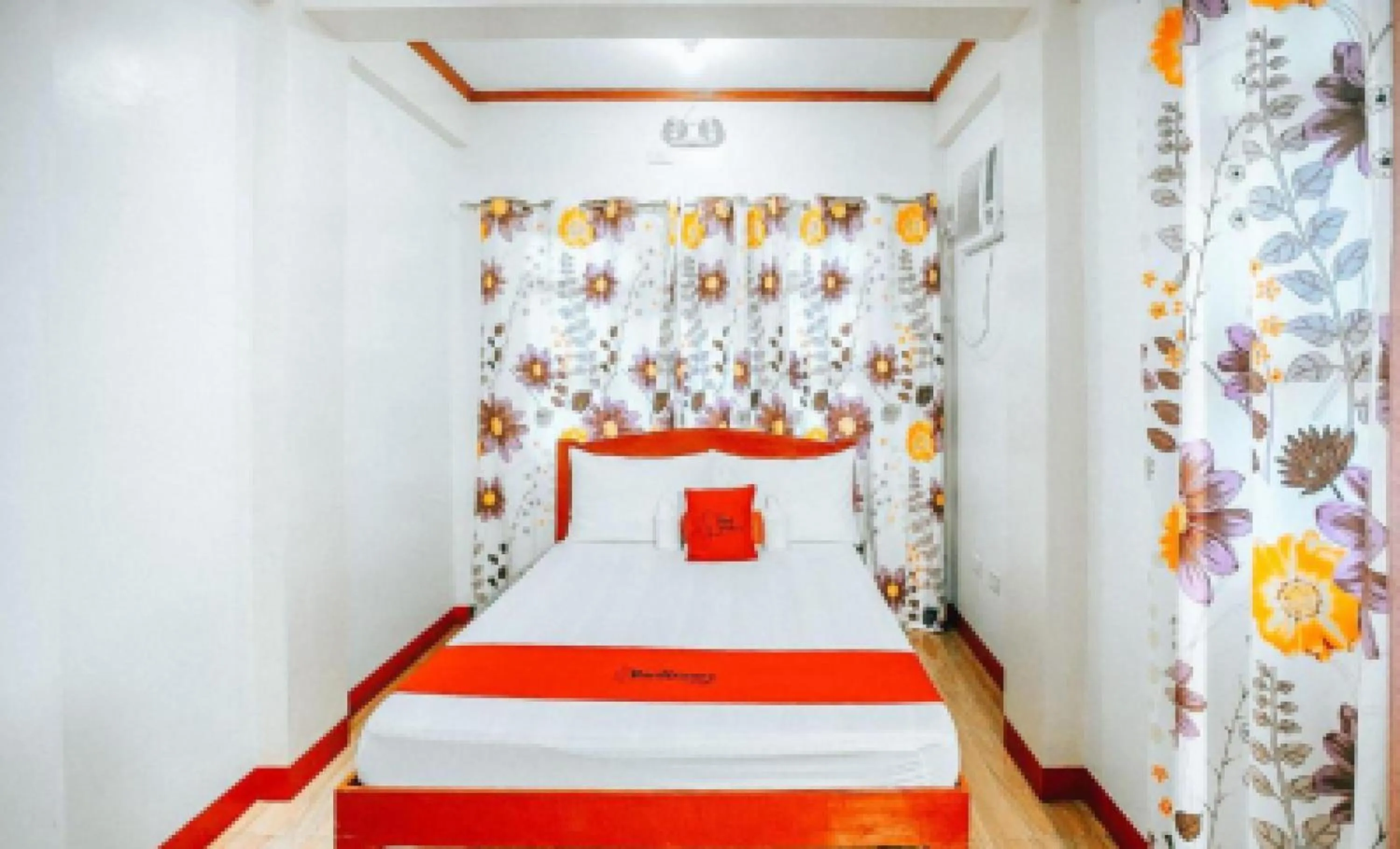 Bed in RedDoorz at S & L Apartelle Daraga Albay