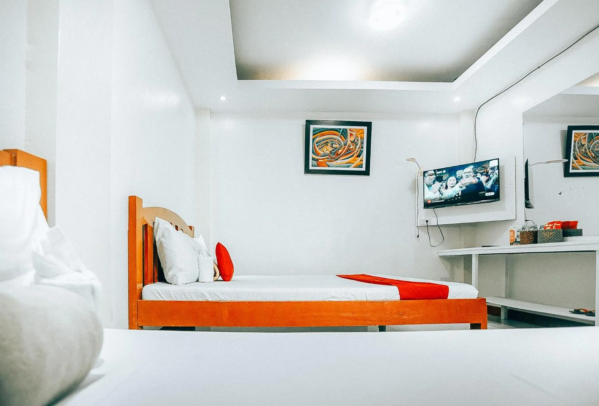 Bed in RedDoorz at S & L Apartelle Daraga Albay