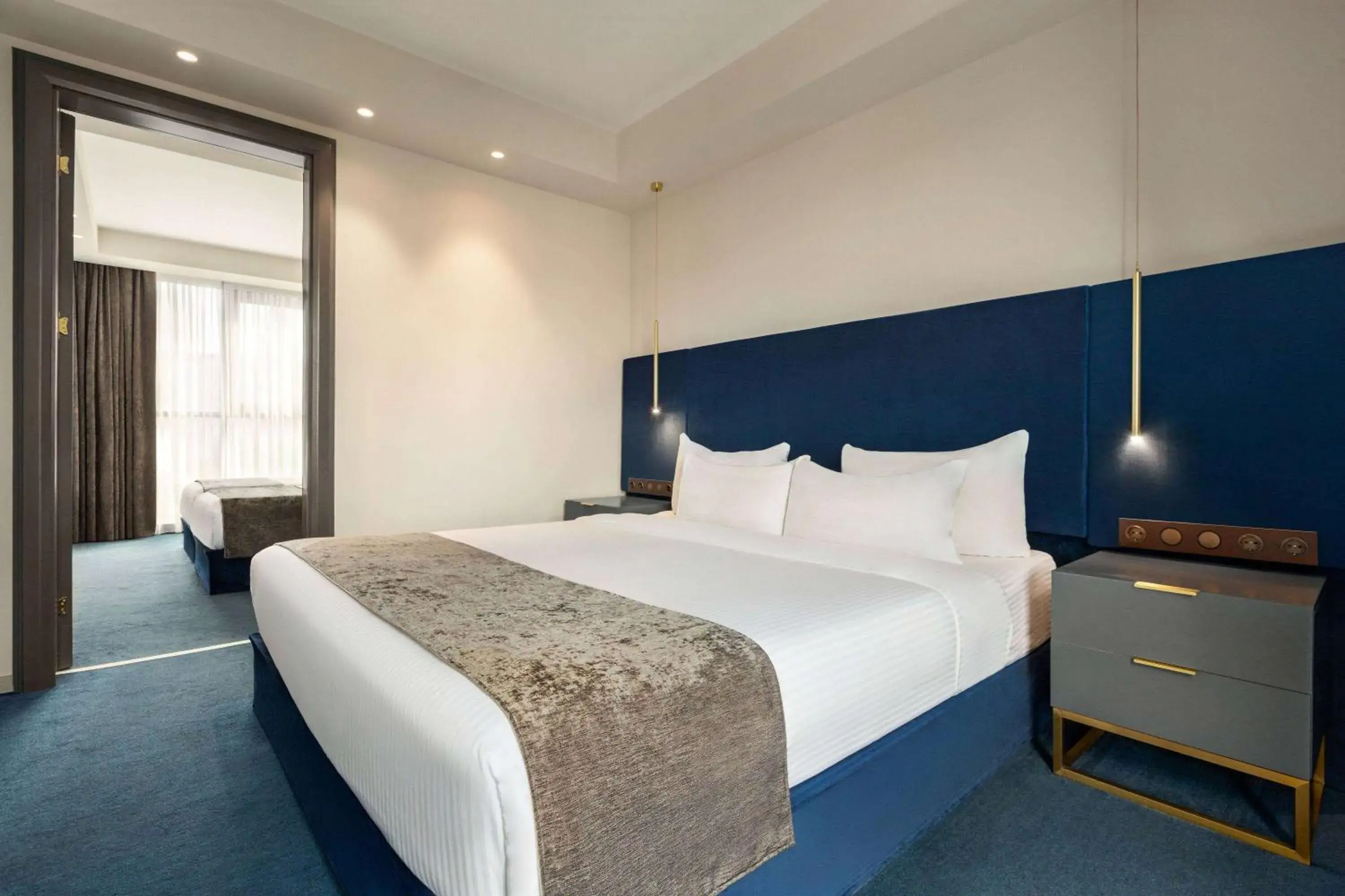 1 King Bed, 2 Twin Beds, Family Room, Non-Smoking in Ramada by Wyndham Tbilisi Old City 1 King Bed, 2 Twin Beds, Family Room, Non-Smoking in Ramada by Wyndham Tbilisi Old City