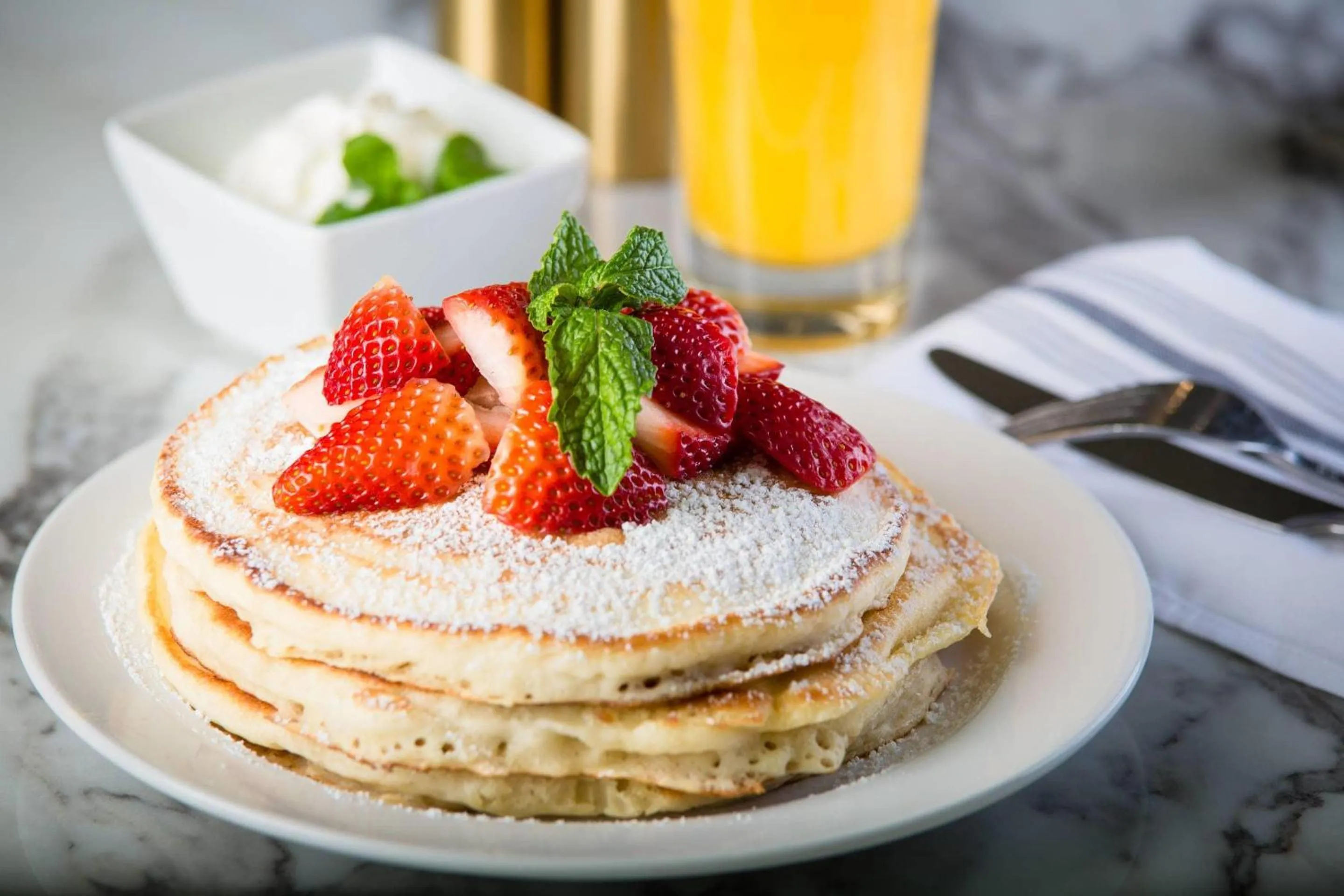 Restaurant/places to eat in Cambria Hotel Calabasas - Malibu