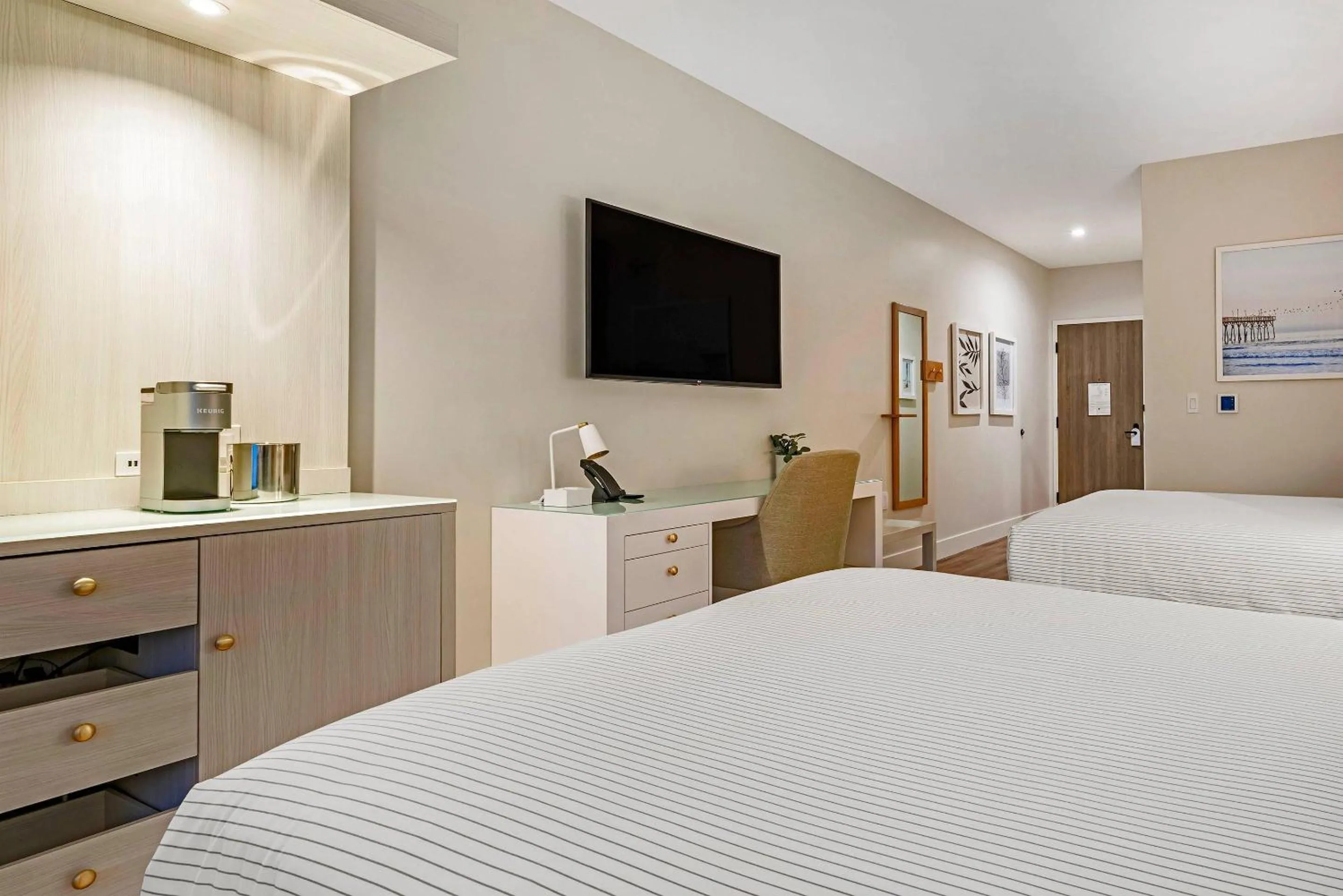 Bedroom, Bed in Cambria Hotel Calabasas - Malibu