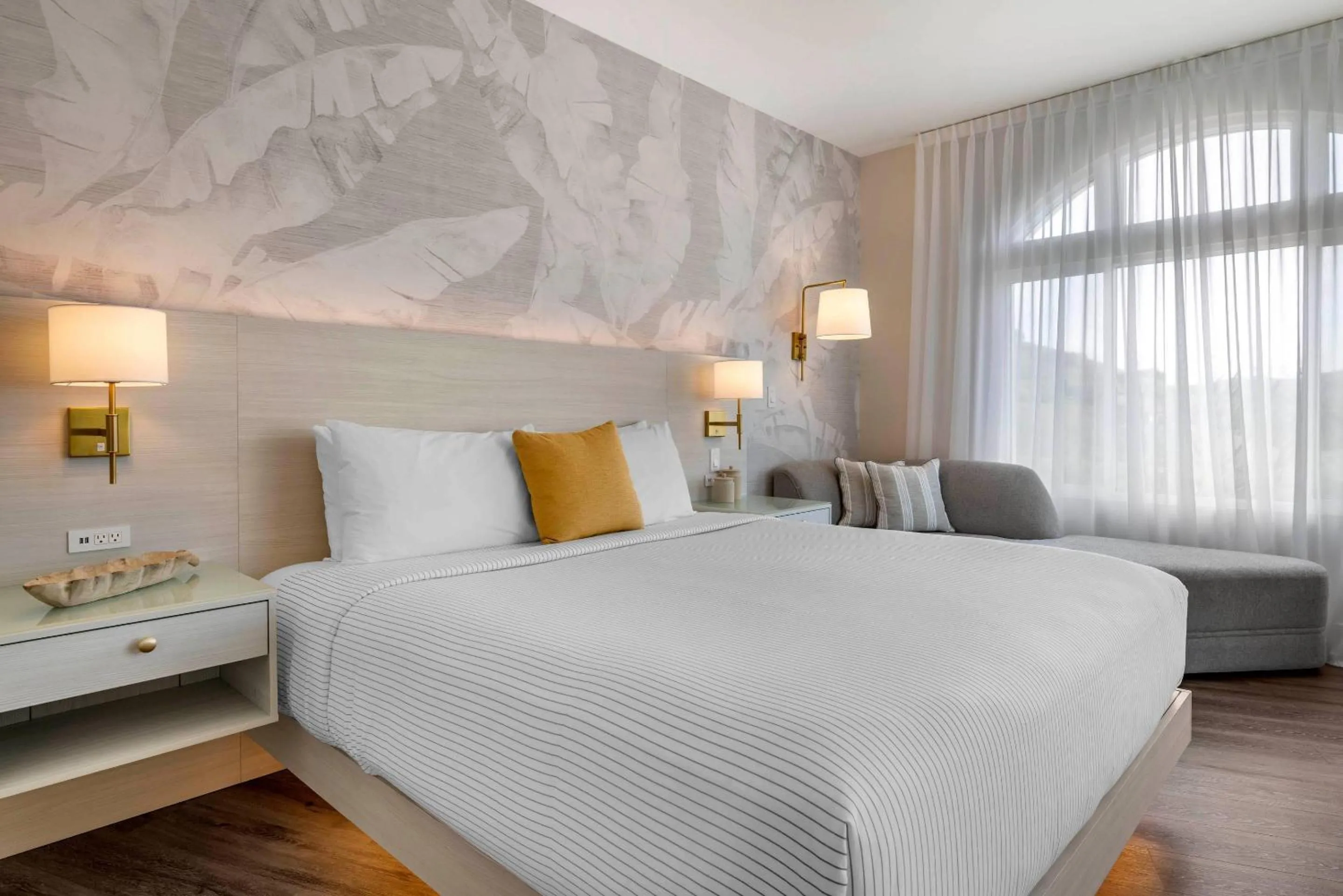 Bedroom, Bed in Cambria Hotel Calabasas - Malibu