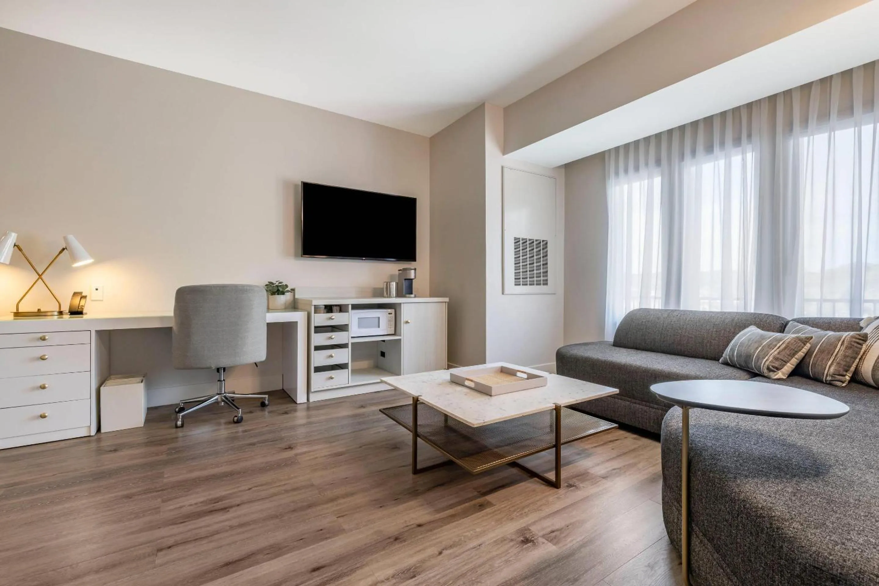 Bedroom in Cambria Hotel Calabasas - Malibu