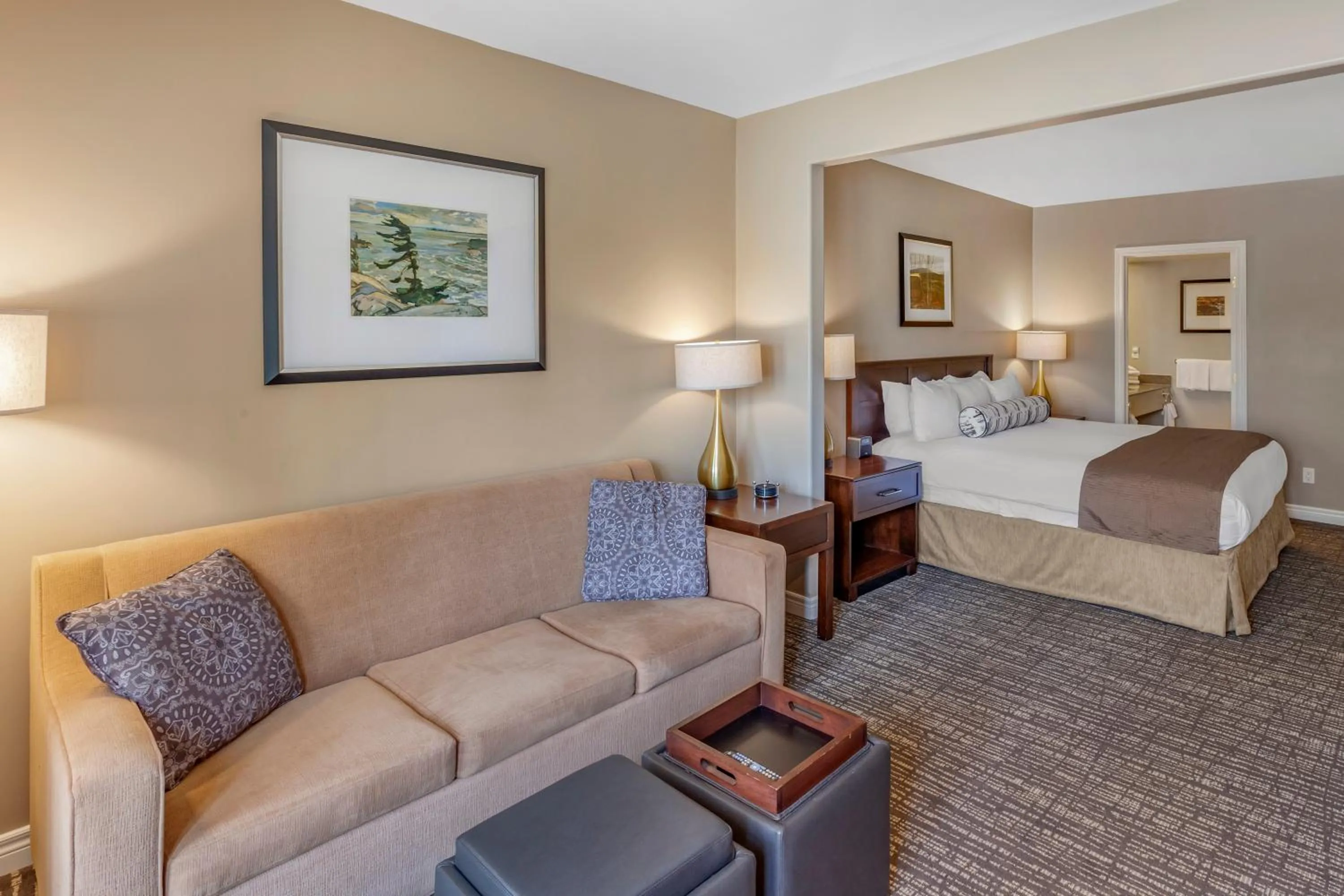 Living room, Bed in Carriage Ridge Resort, an Ascend Collection Resort