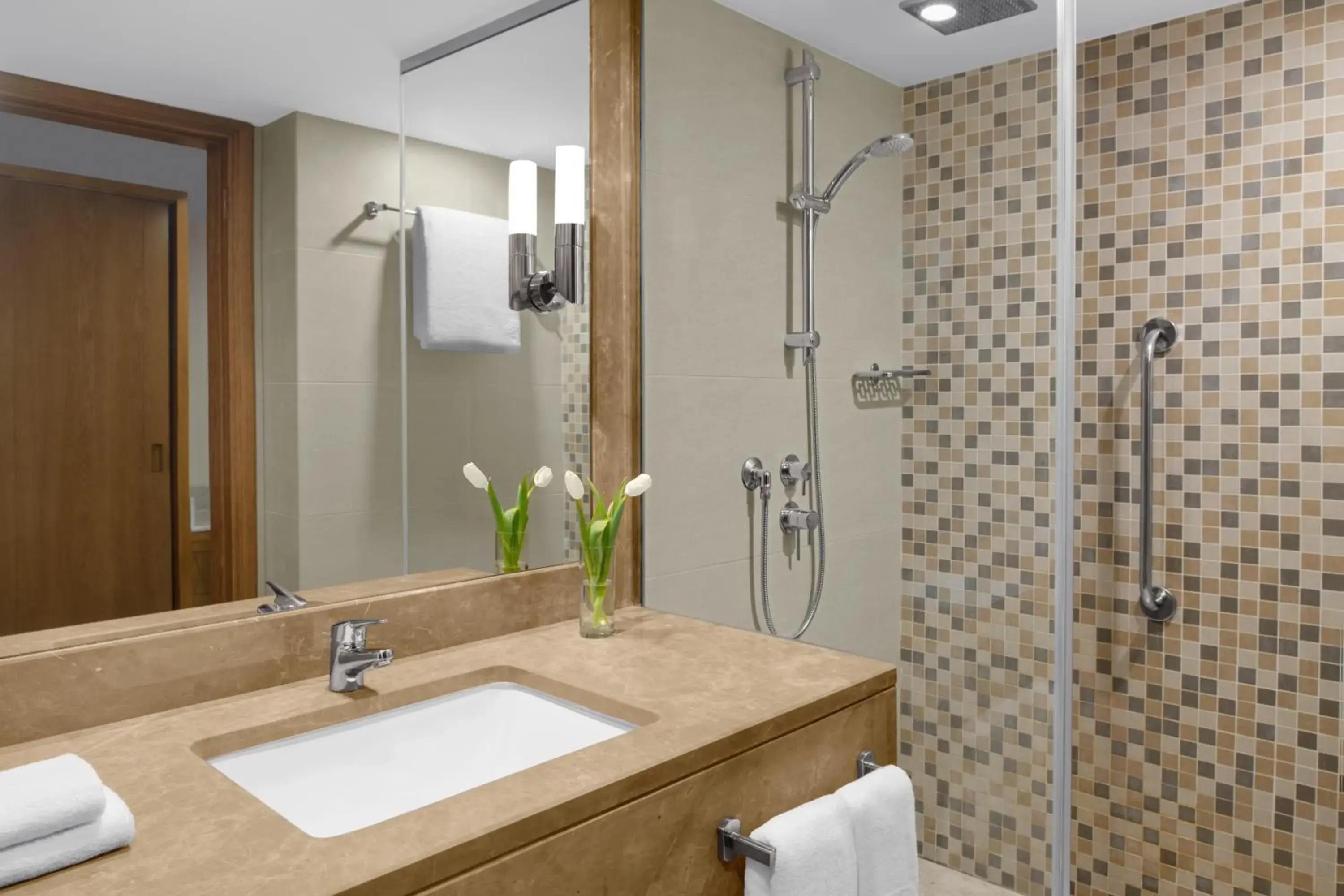 Classic King Room - Lounge Access in InterContinental Al Jubail Resort Classic King Room - Lounge Access in InterContinental Al Jubail Resort